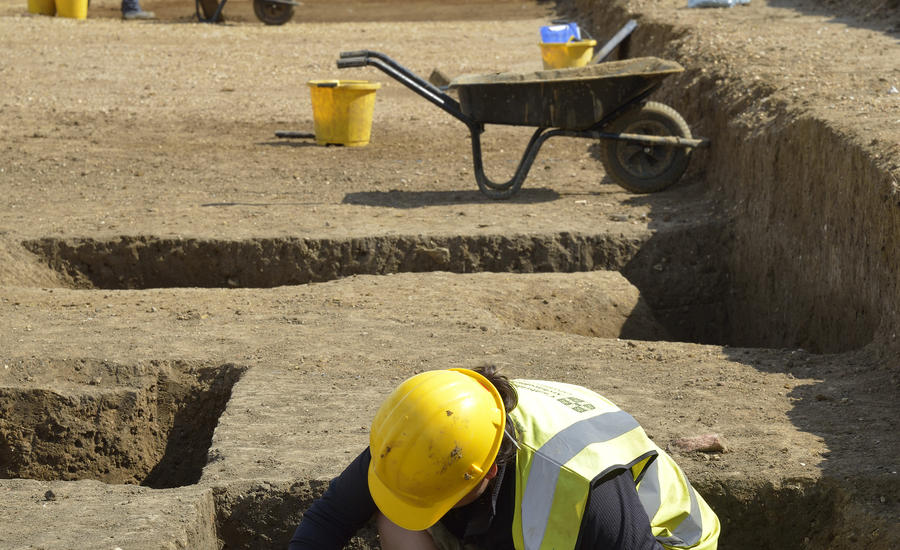  Cambridge Archaeology Unit hard at work, Northstowe archaeology (c) CAU 