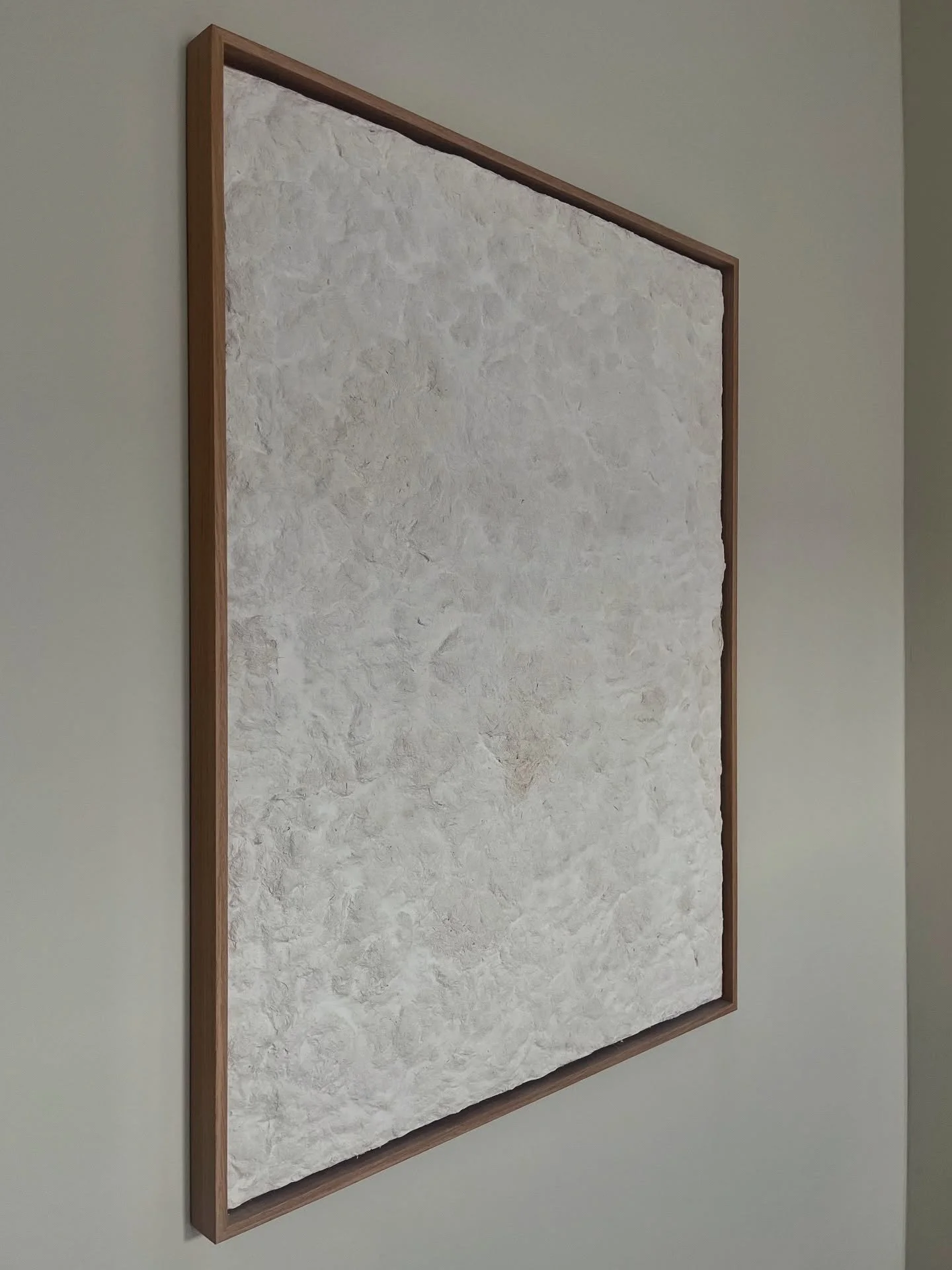 Fibre Panel -

Hand plastering technique with our Jute Tile material. The material is made with a waste stream from Forbo Flooring NL. When made by hand, the tiles are perfectly smooth, the back becomes rough and structured. The same technique is use
