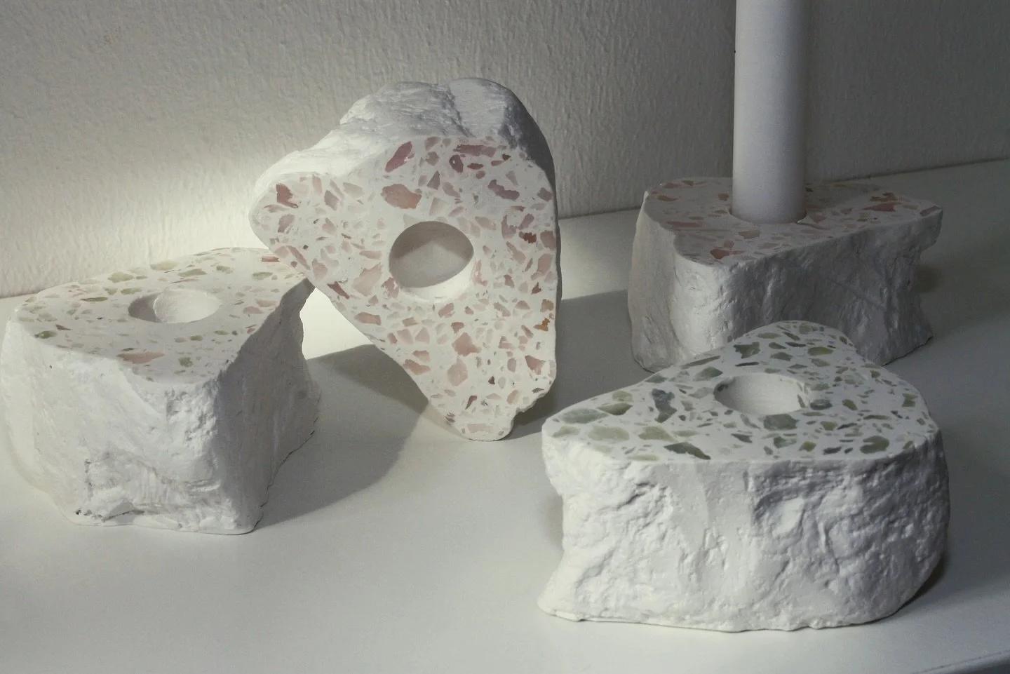 Candle Stones 🕯️

Handcrafted candle holders made from porcelain plaster &amp; soapstones. 

#candle #season #handmade #durable #unique #candleholder