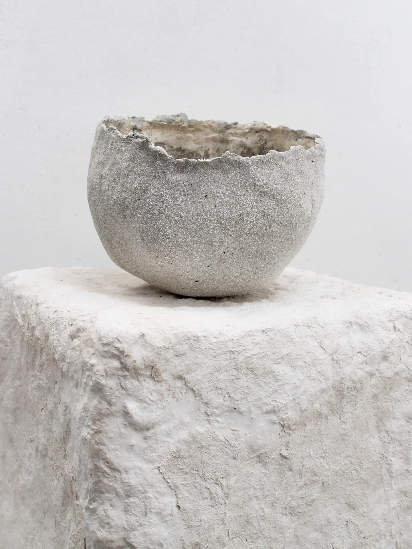 Eggshell Ceramic no.37 &amp; Fibre Cube naturel