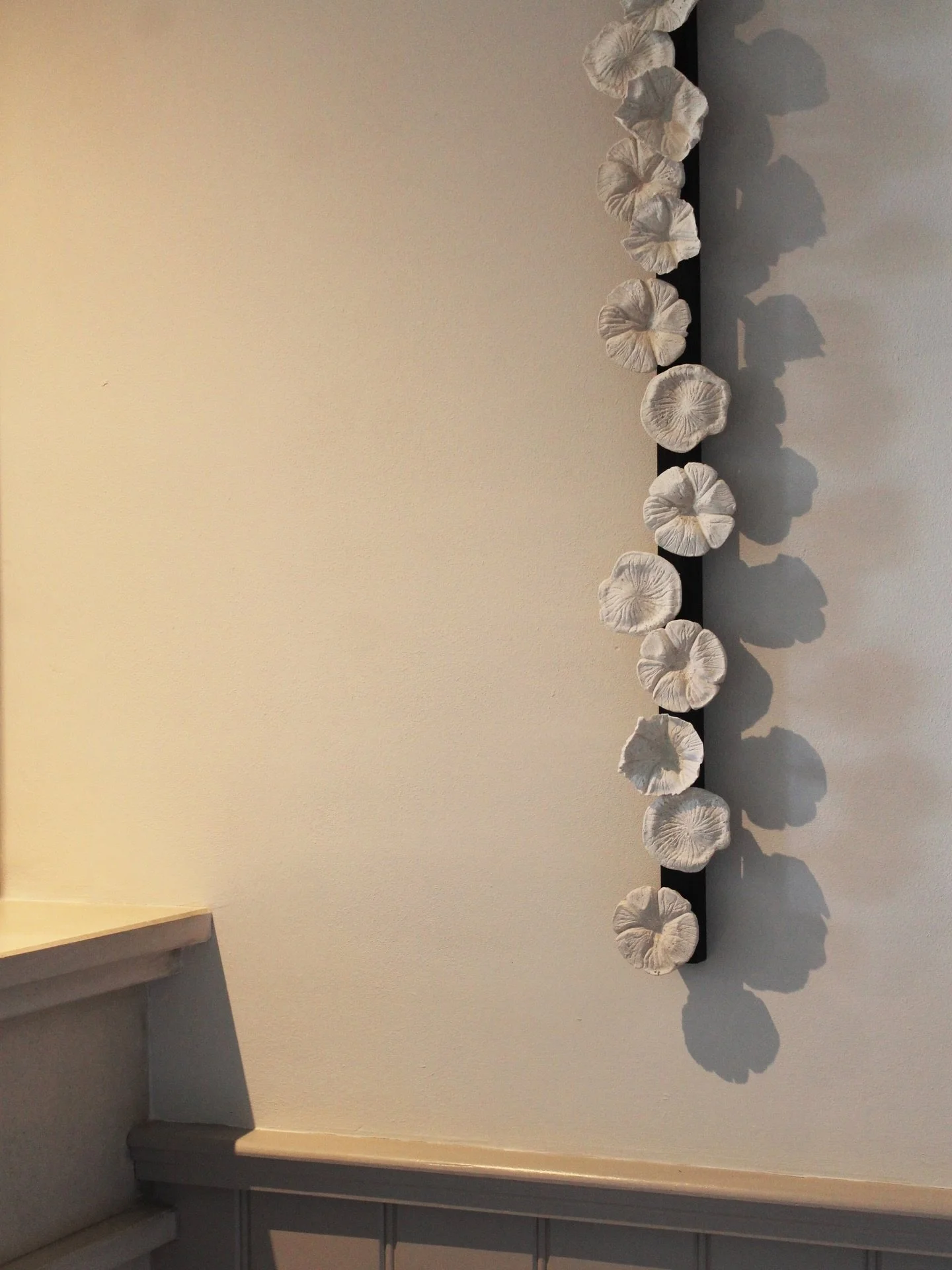 Meraki L @eggshell_ceramic 

Consisting 150 recycled eggshells 🥚🌸