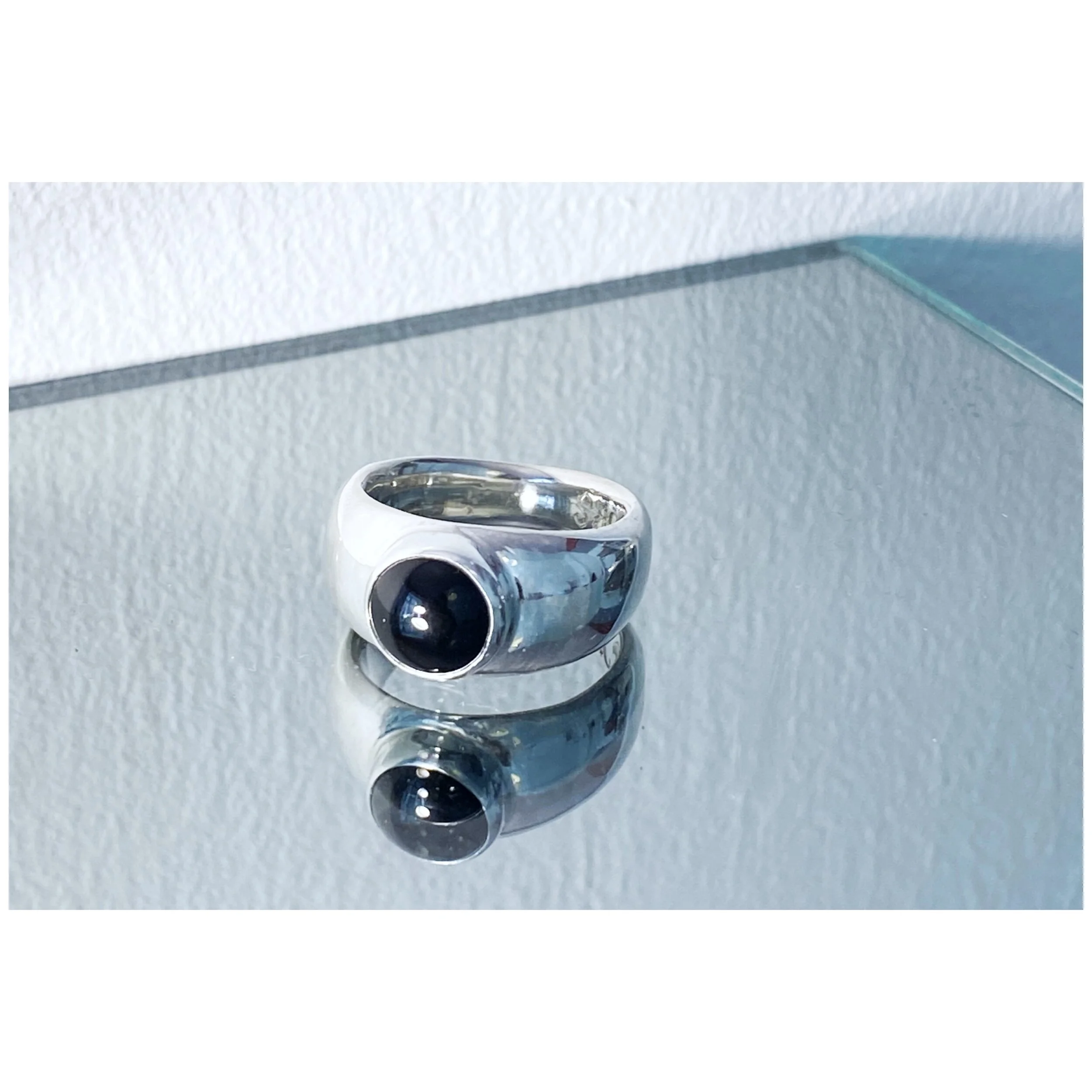JRS 26:18 SIGNET RING BLACK ONYX