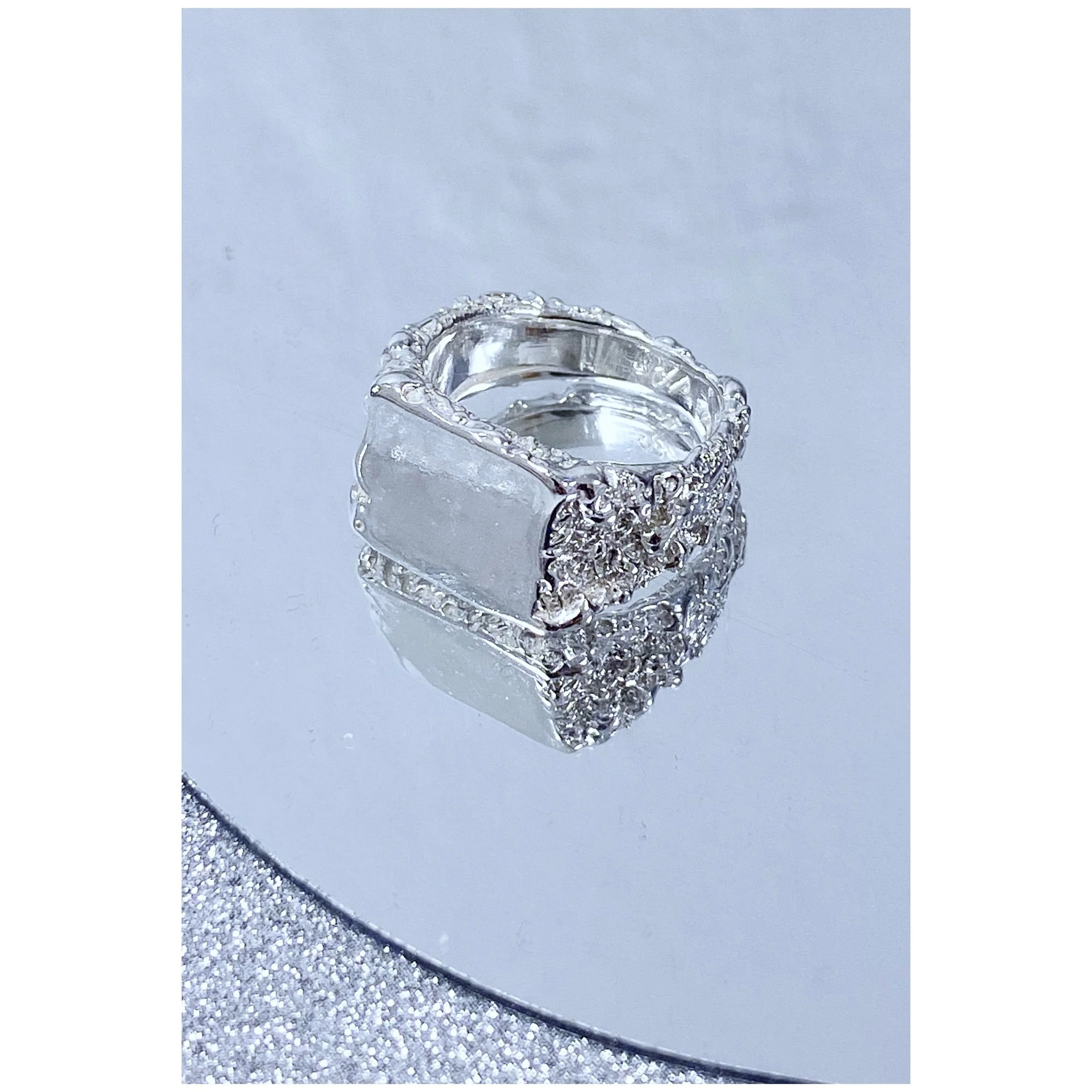 JRS TEXTURED SIGNET RING FLAT TOP