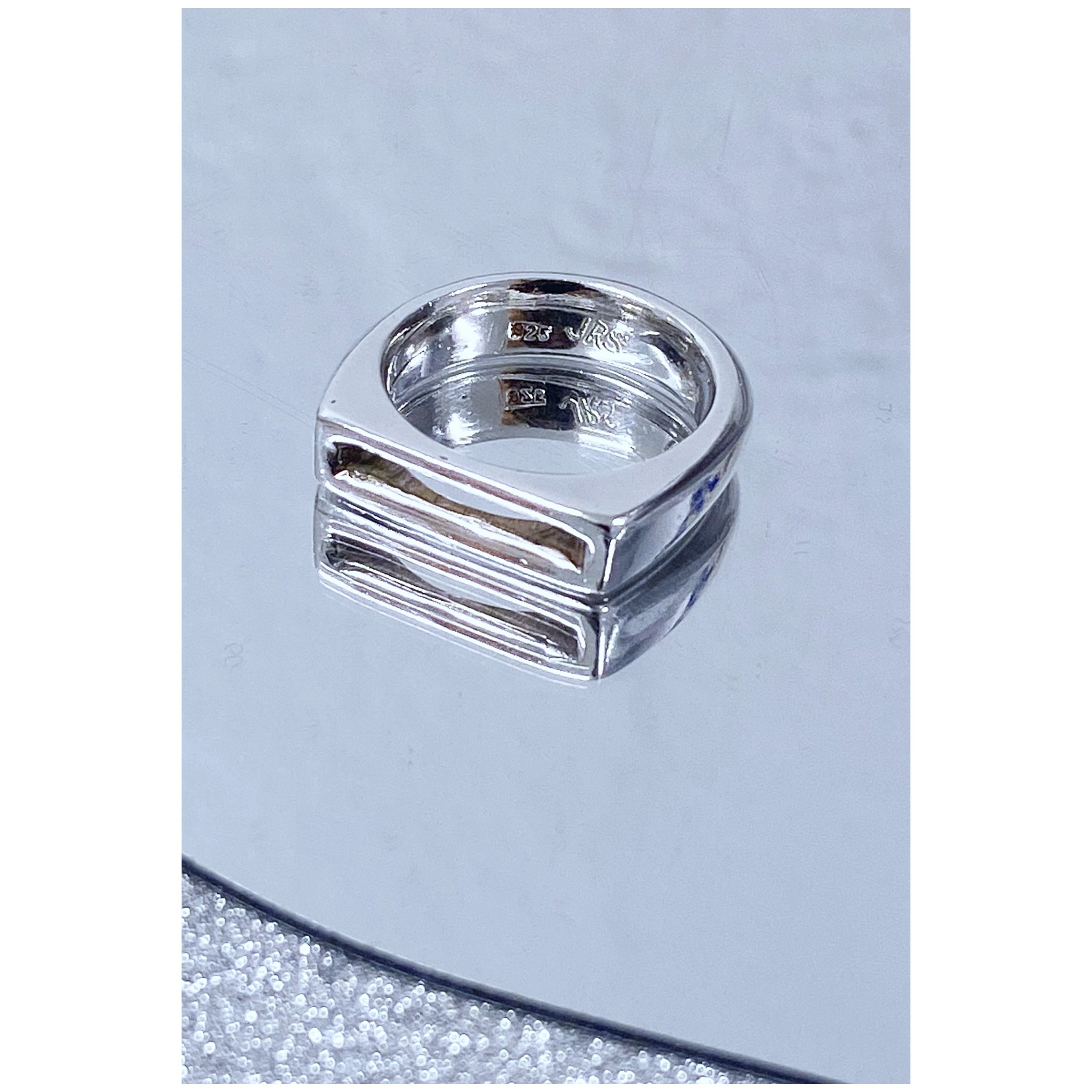 JRS FRAME SIGNET RING