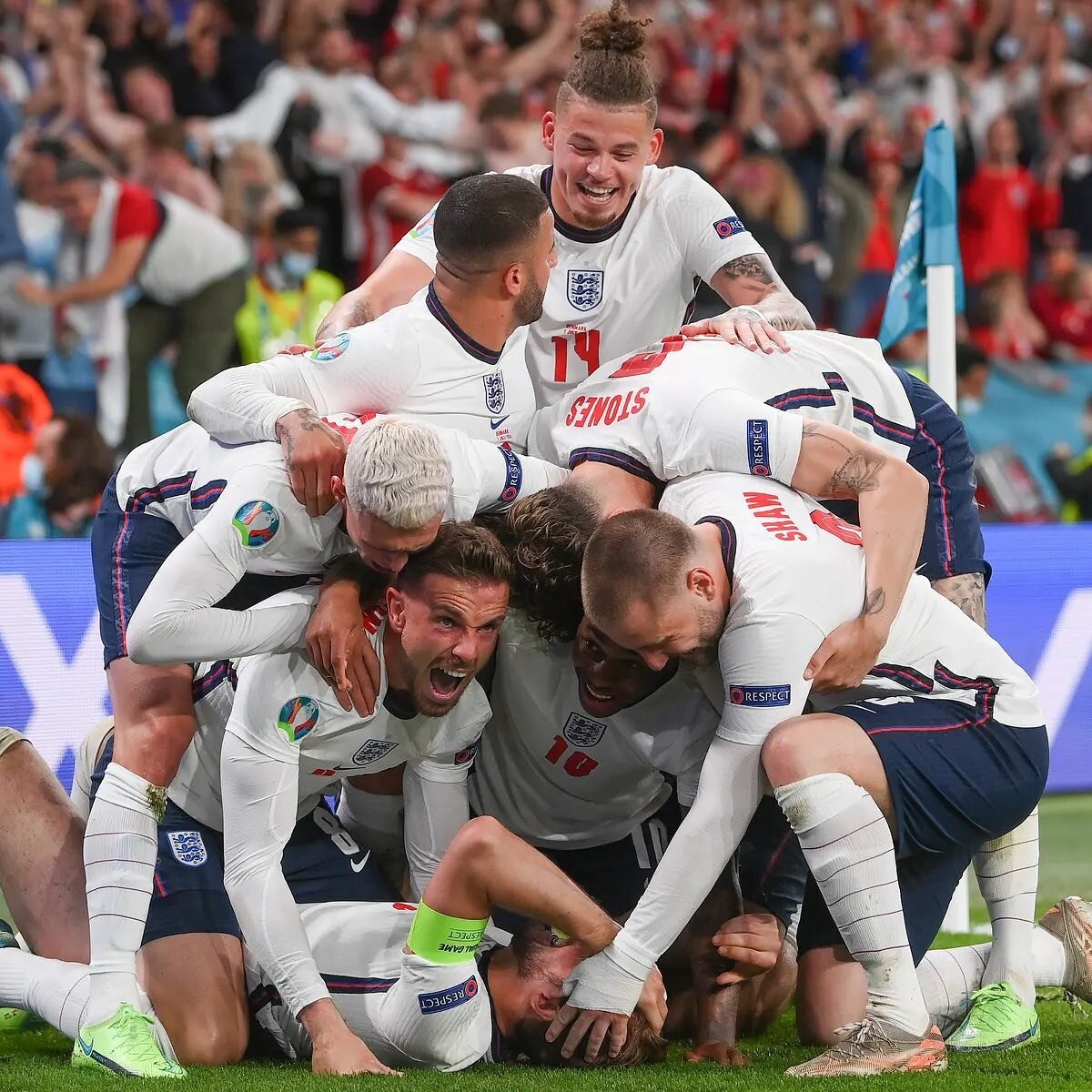 It&rsquo;s coming home, right?! That&rsquo;s why we are telling our amazing team to have a well deserved lay in on Monday! We will be open from 11am. Until then, we still believe! 🏴󠁧󠁢󠁥󠁮󠁧󠁿⚽️🏴󠁧󠁢󠁥󠁮󠁧󠁿⚽️🏴󠁧󠁢󠁥󠁮󠁧󠁿 #england #euro2020 #fin