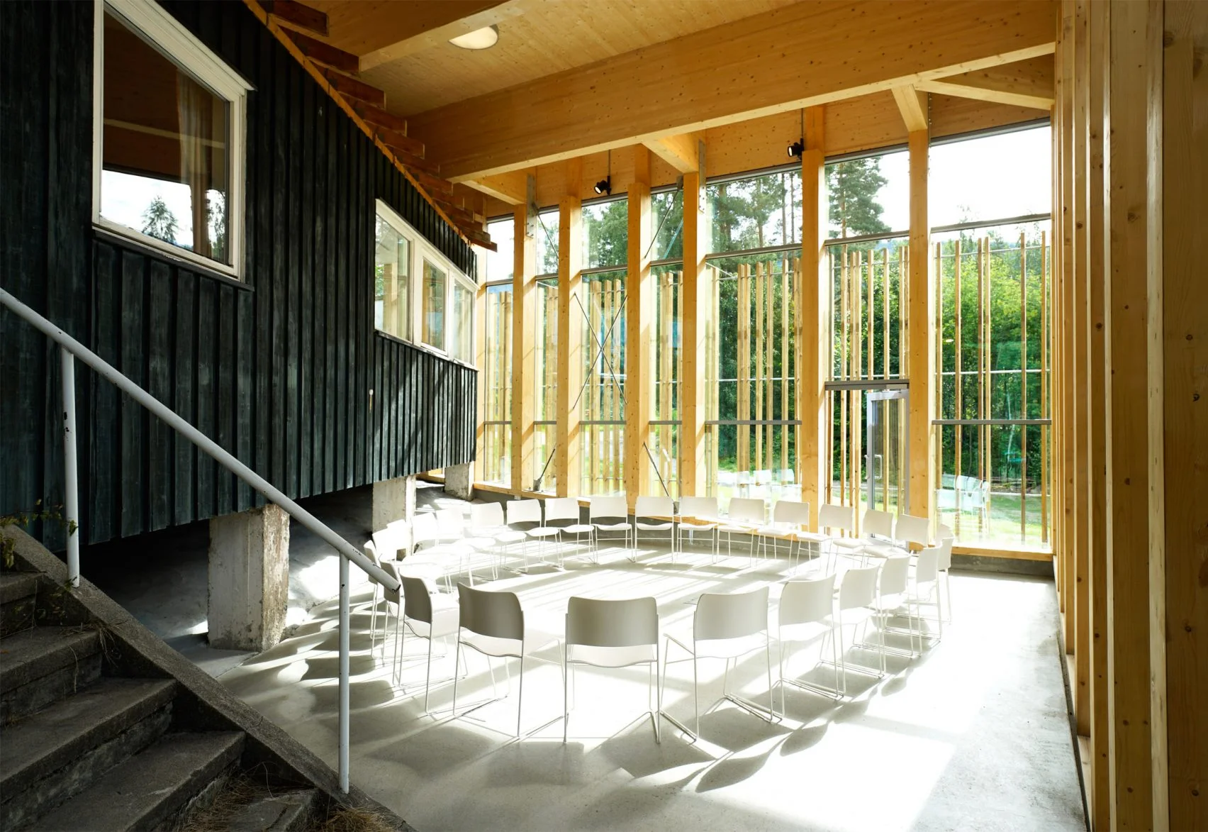 Image from <https://www.dezeen.com/2016/09/13/utoya-norway-island-massacre-site-architect-erlend-blakstad-haffner-hegnhuset-memorial-learning-centre/>