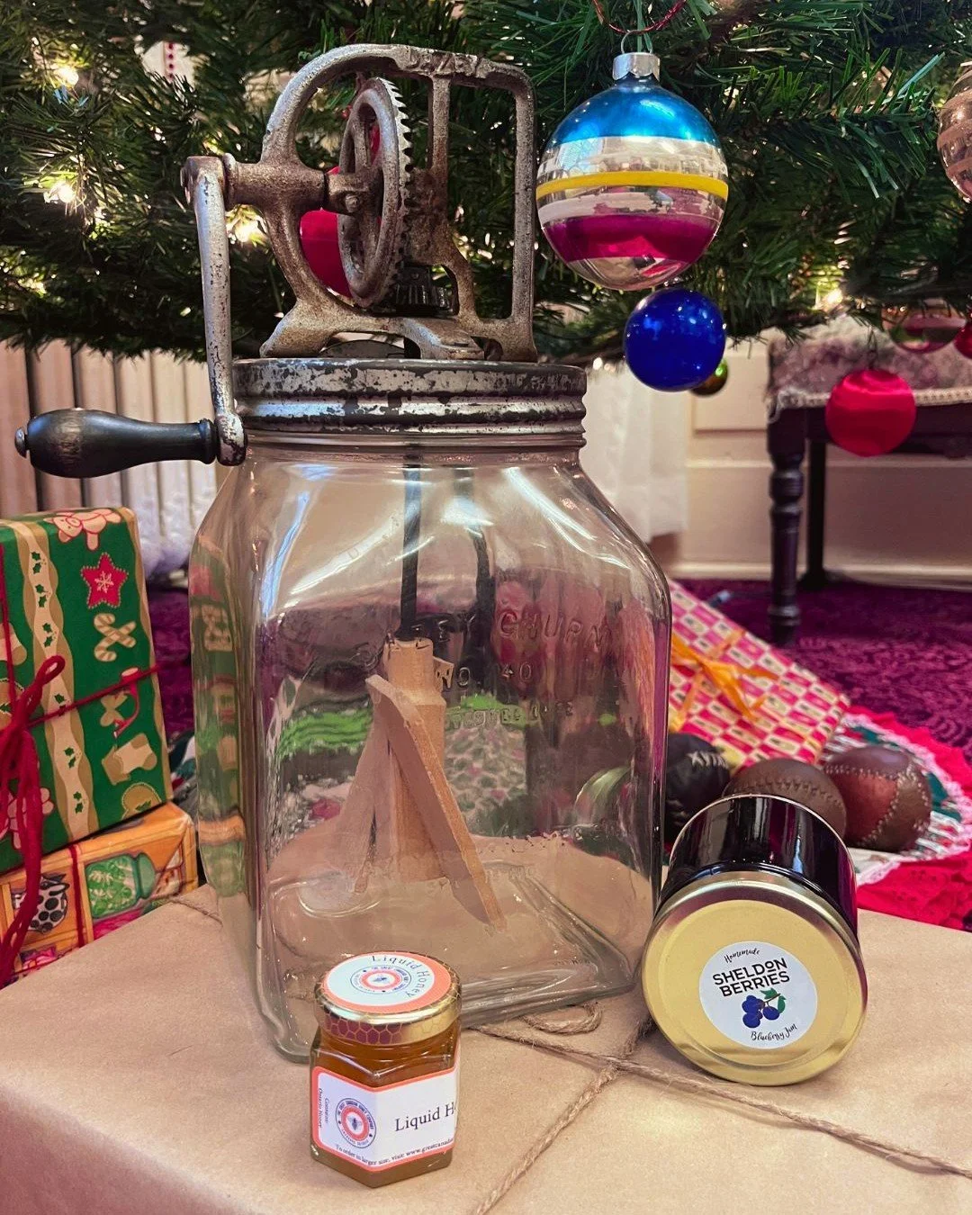Give the gift of history this Christmas by booking a Hands-on Heritage experience at the Beachville District Museum! 🎄 

Butter Churn Picnic (Offered May 9 and July 11, 2026)
Family of 4 Pass (2 adults + 2 children under 12): $115
4 Adults Pass: $12