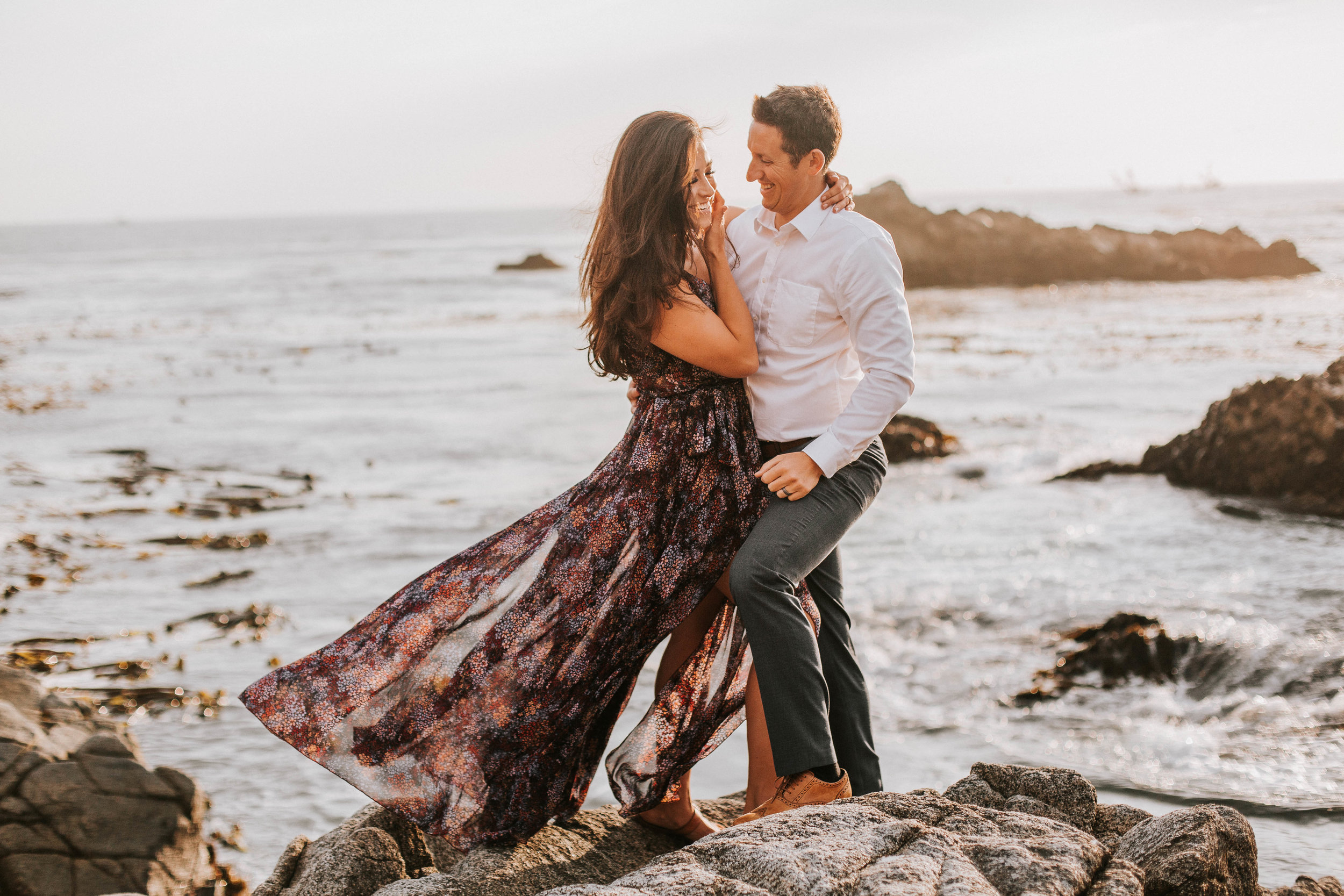 nicole-daacke-photography-big-sur-california-coast-adventure-engagement-photos-adventurous-elopement-intimate-wedding-photographer-golden-coastal-cali-engagement-session-8.jpg