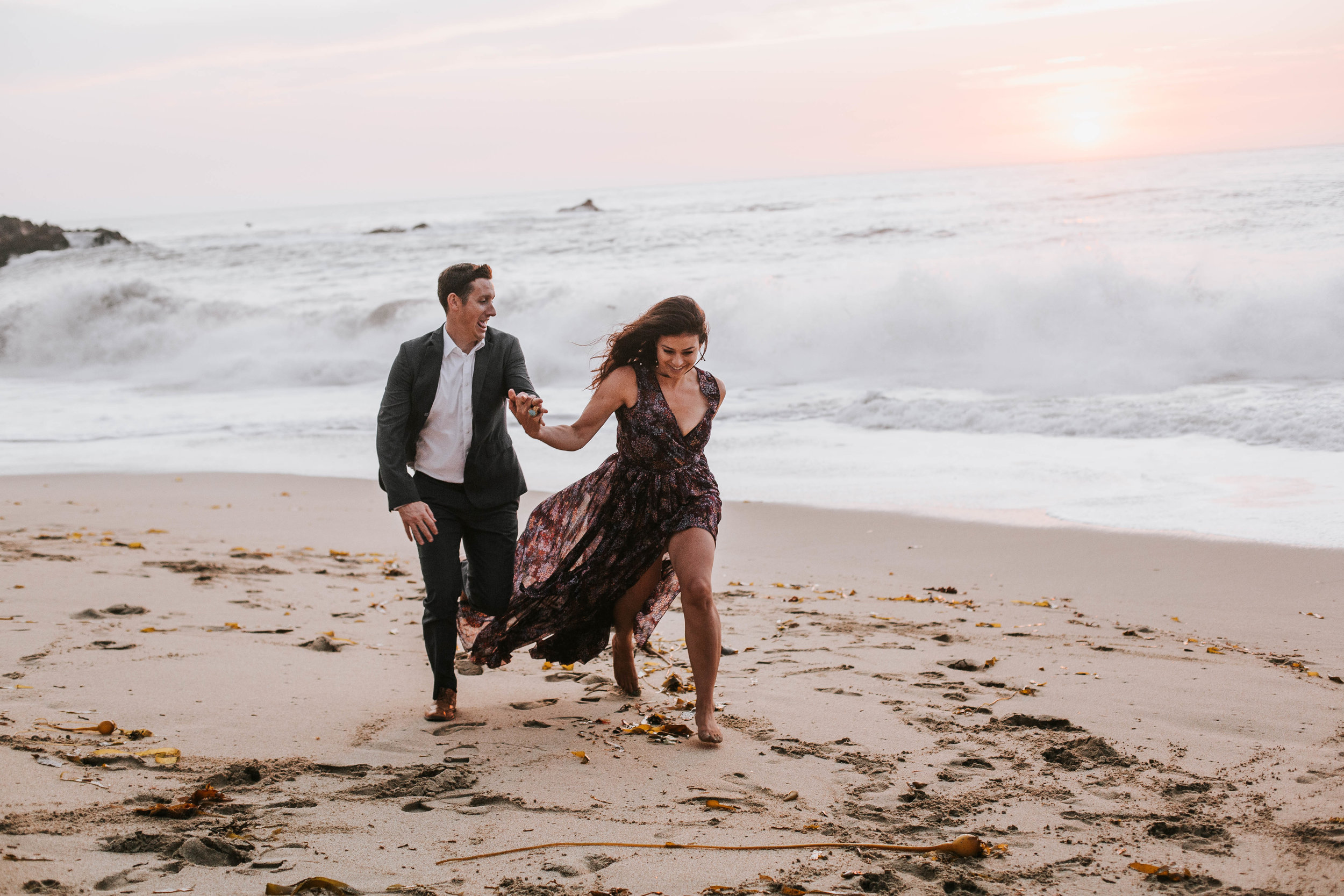 nicole-daacke-photography-big-sur-california-coast-adventure-engagement-photos-adventurous-elopement-intimate-wedding-photographer-golden-coastal-cali-engagement-session-27.jpg