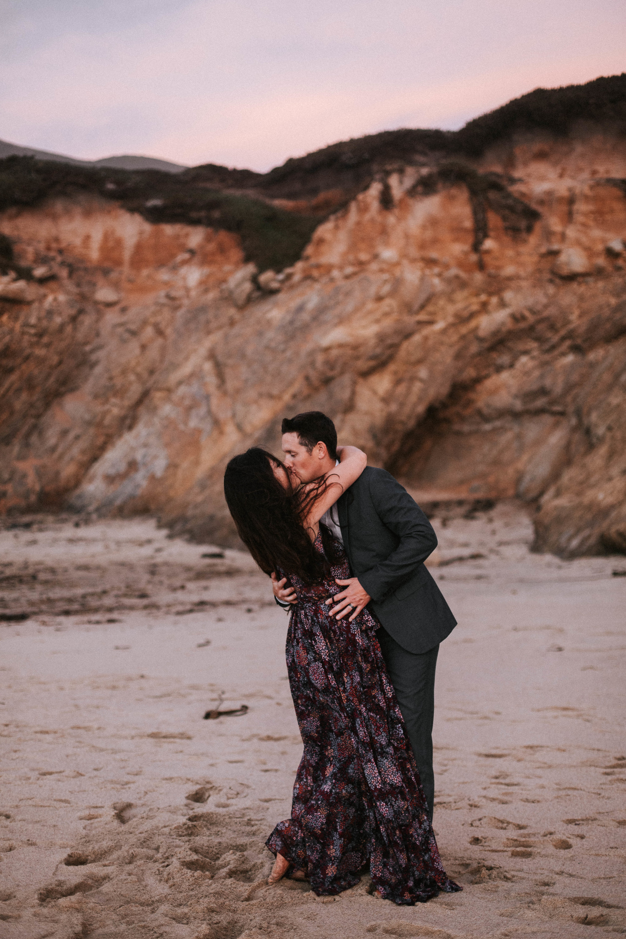 nicole-daacke-photography-big-sur-california-coast-adventure-engagement-photos-adventurous-elopement-intimate-wedding-photographer-golden-coastal-cali-engagement-session-30.jpg