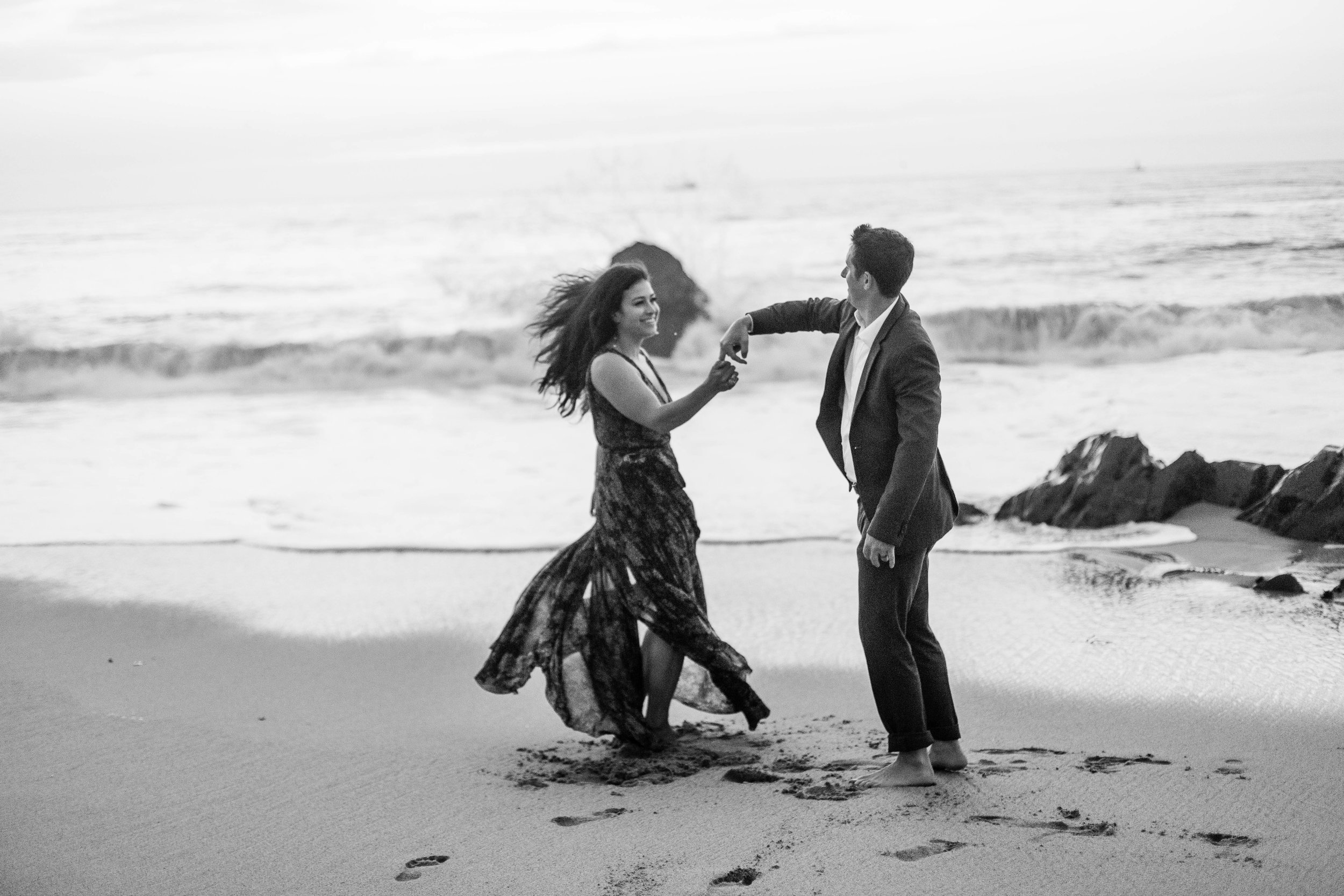 nicole-daacke-photography-big-sur-california-coast-adventure-engagement-photos-adventurous-elopement-intimate-wedding-photographer-golden-coastal-cali-engagement-session-31.jpg