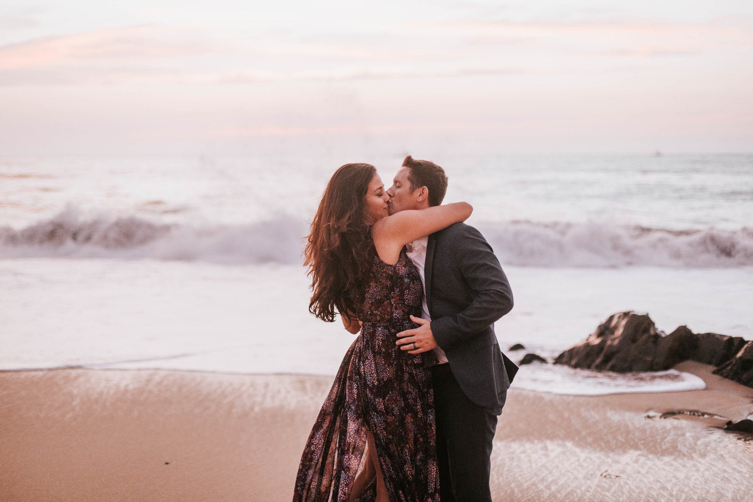 nicole-daacke-photography-big-sur-california-coast-adventure-engagement-photos-adventurous-elopement-intimate-wedding-photographer-golden-coastal-cali-engagement-session-32.jpg