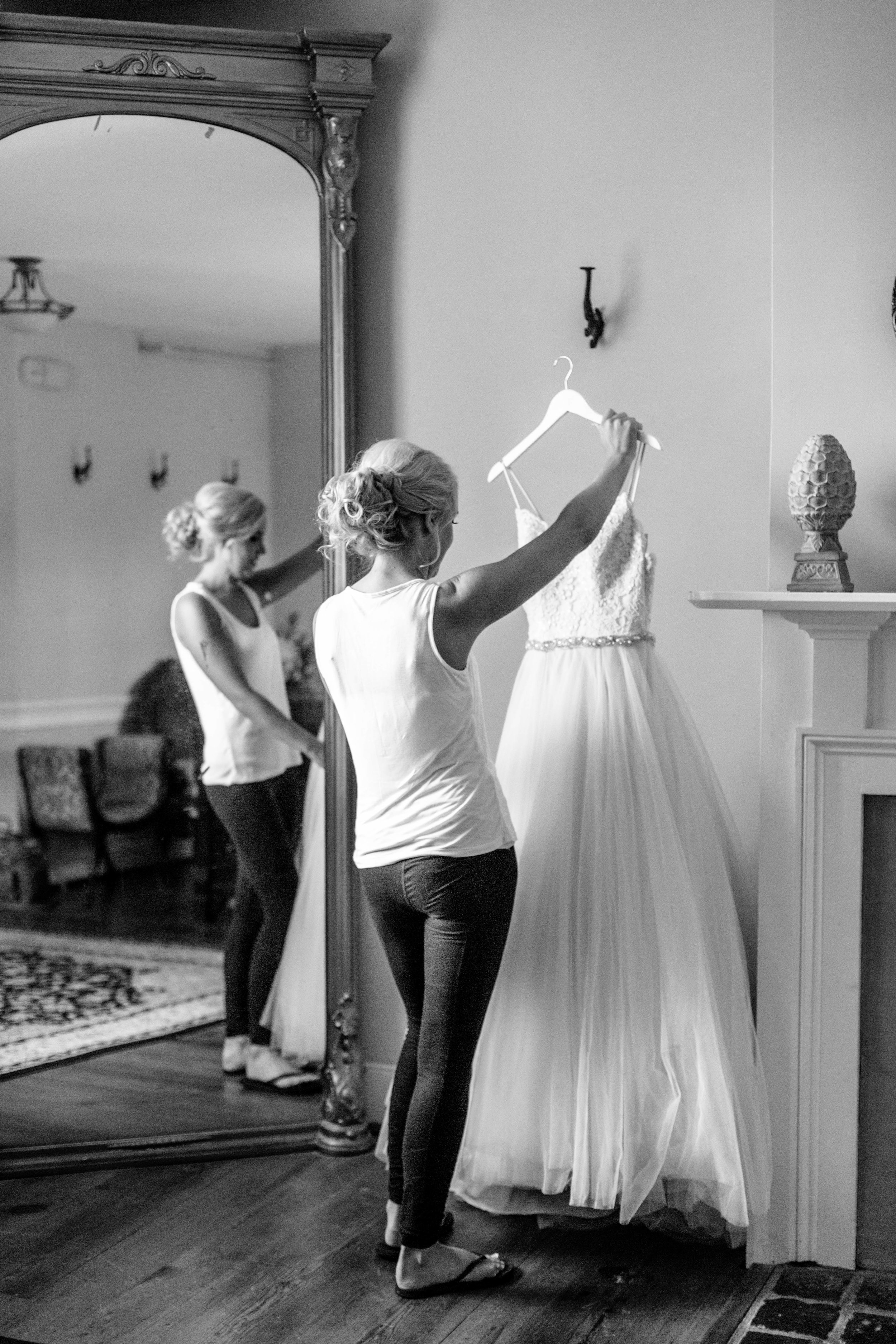 nicole-daacke-photography-intimate-wedding-in-a-lavender-field-washington-state-wedding-photographer-intimate-elopement-golden-lavender-field-wedding-photos-10.jpg