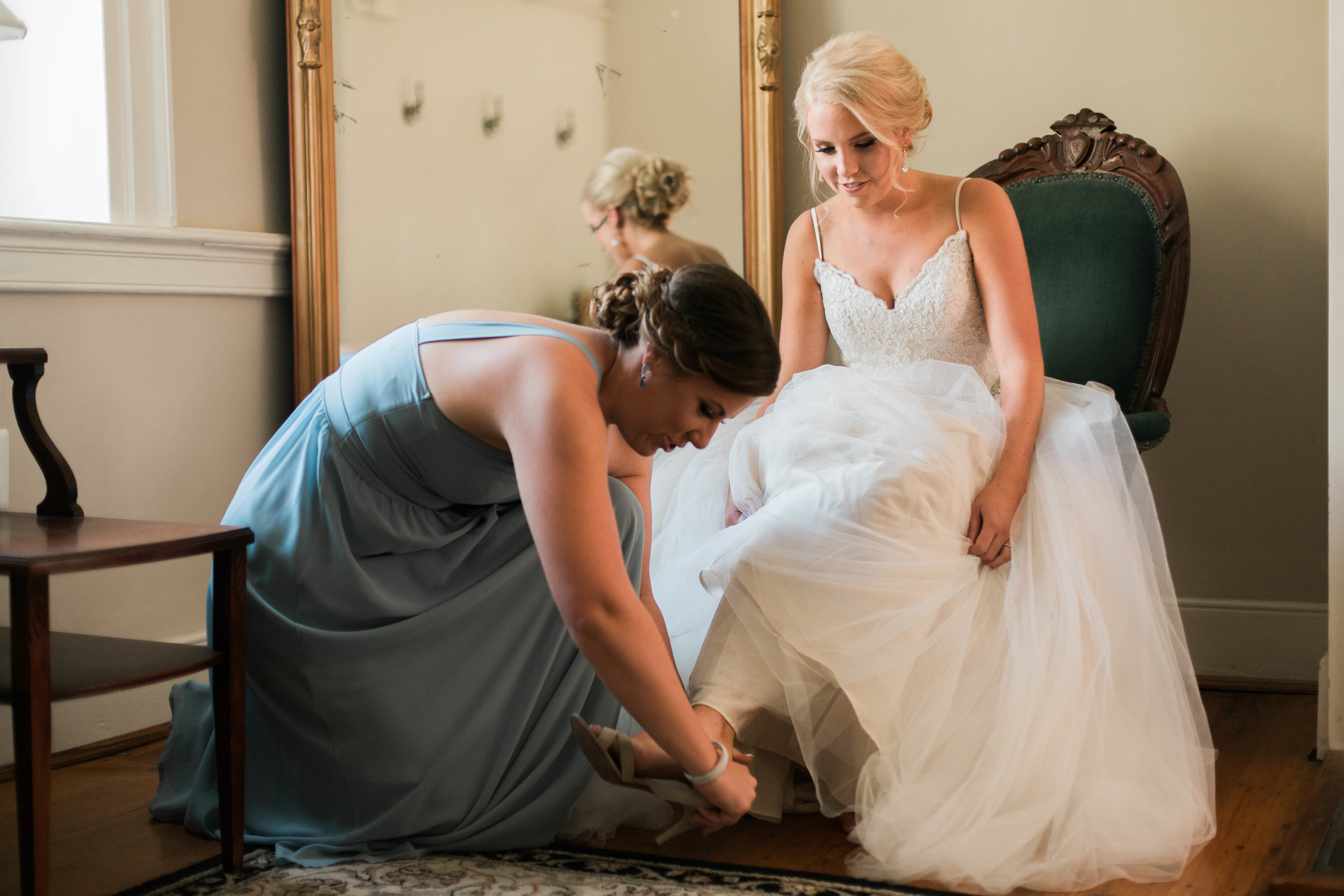 nicole-daacke-photography-intimate-wedding-in-a-lavender-field-washington-state-wedding-photographer-intimate-elopement-golden-lavender-field-wedding-photos-16.jpg