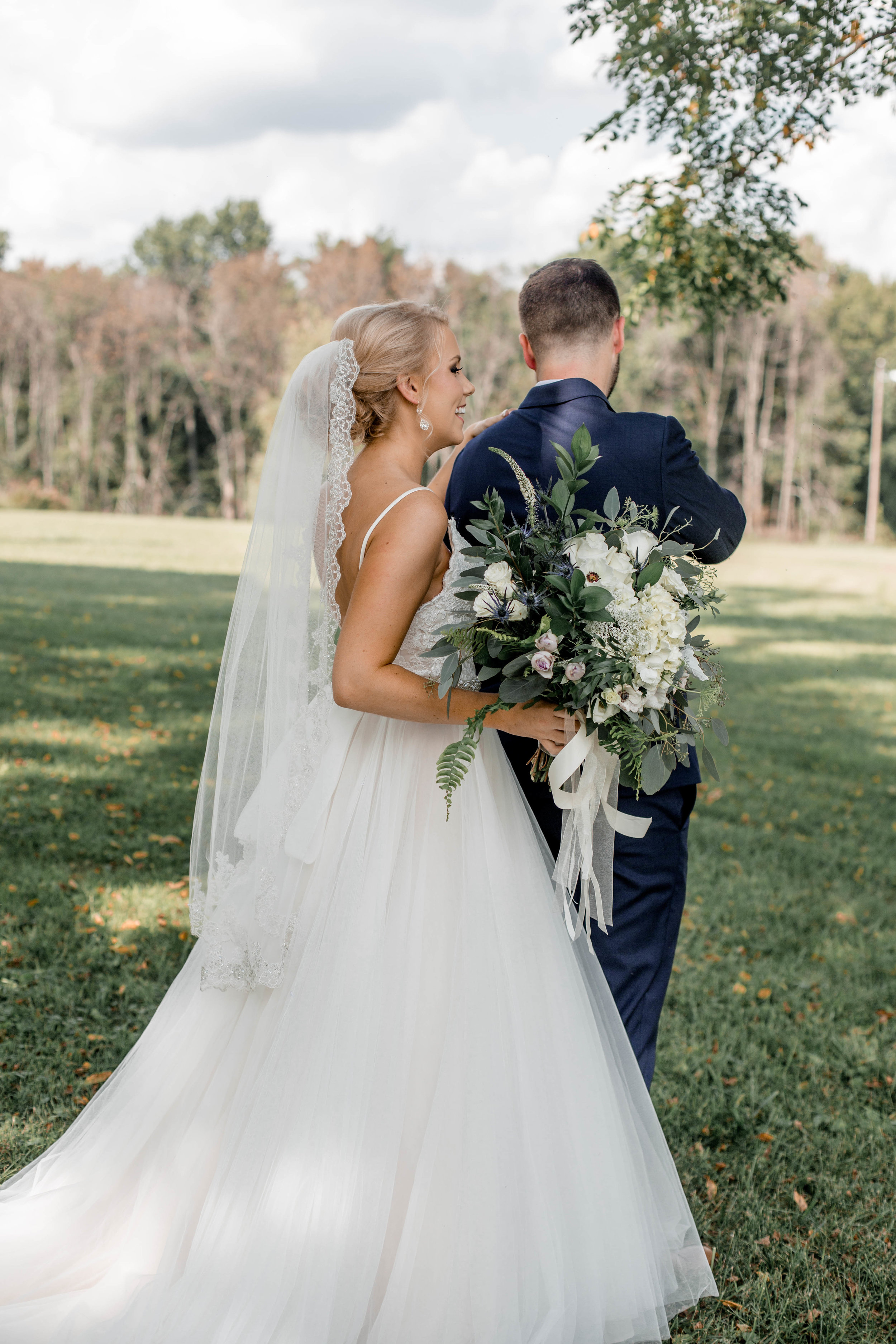 nicole-daacke-photography-intimate-wedding-in-a-lavender-field-washington-state-wedding-photographer-intimate-elopement-golden-lavender-field-wedding-photos-18.jpg