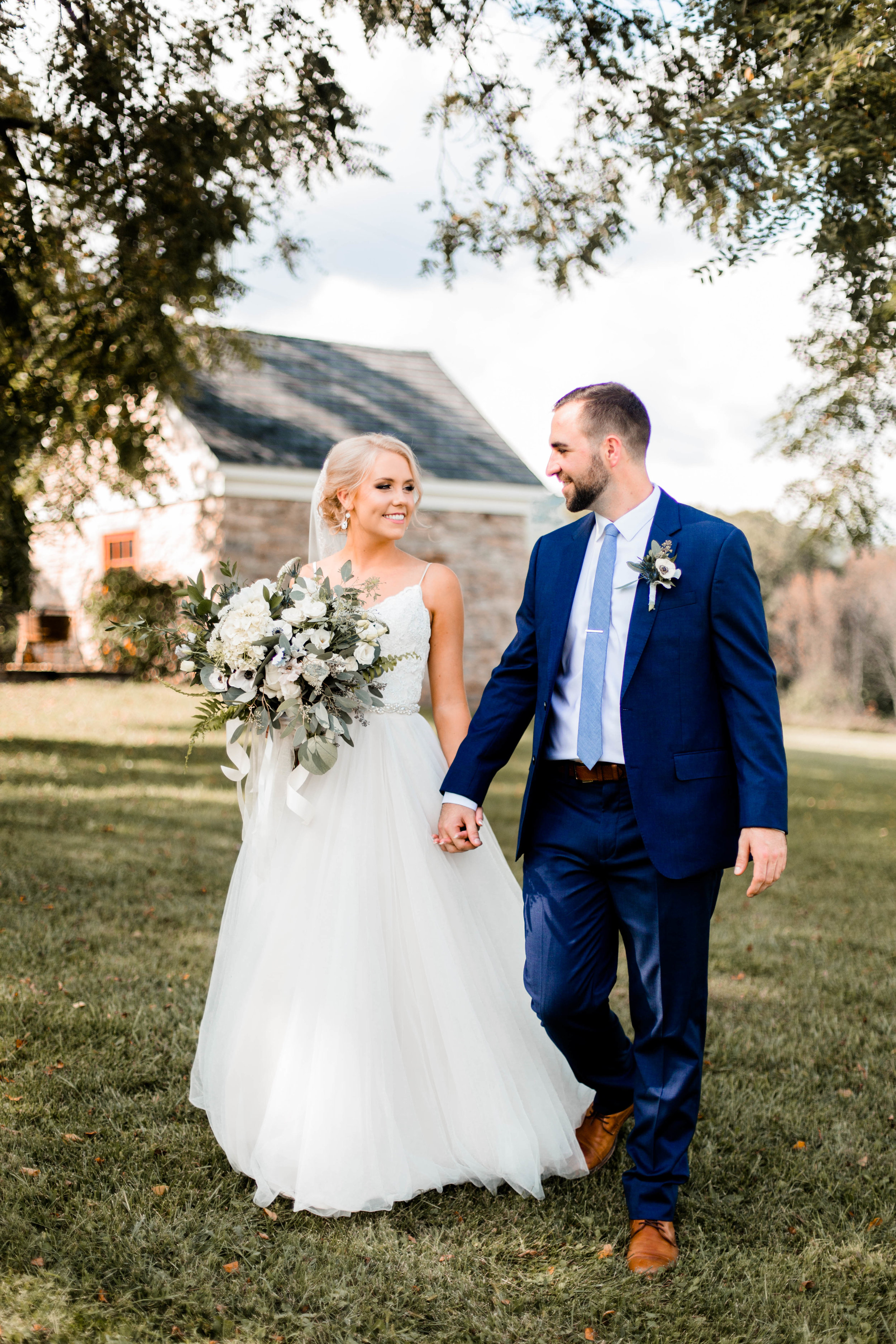 nicole-daacke-photography-intimate-wedding-in-a-lavender-field-washington-state-wedding-photographer-intimate-elopement-golden-lavender-field-wedding-photos-22.jpg