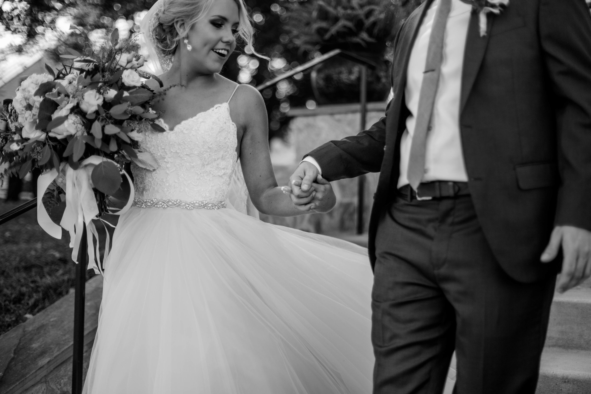 nicole-daacke-photography-intimate-wedding-in-a-lavender-field-washington-state-wedding-photographer-intimate-elopement-golden-lavender-field-wedding-photos-23.jpg