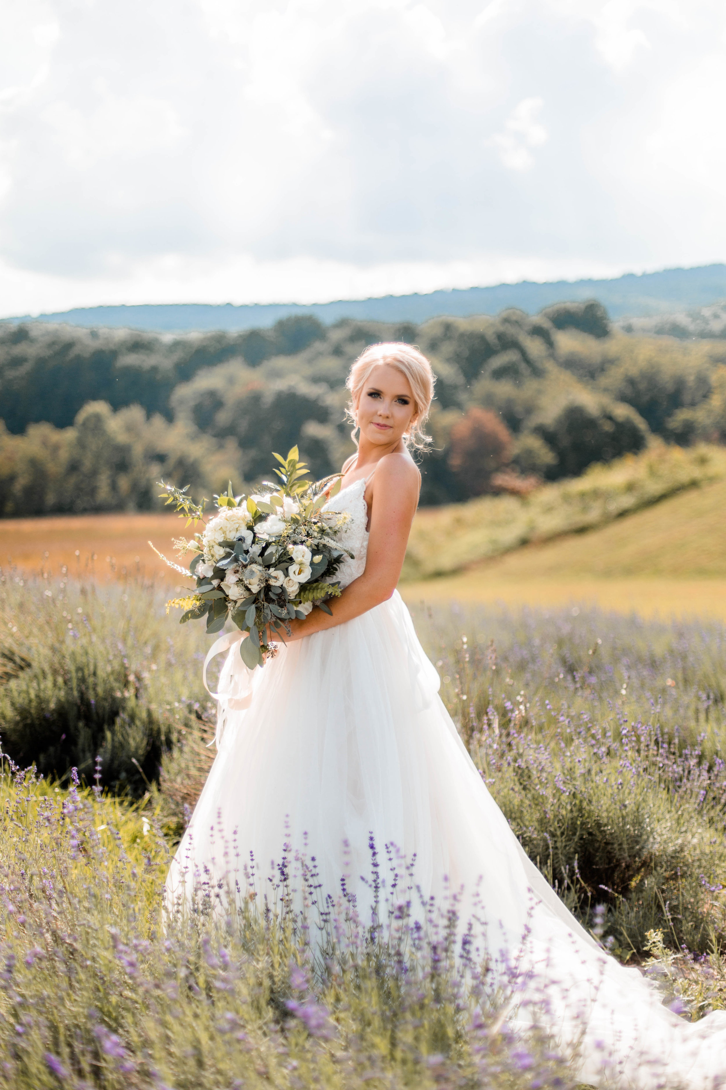 nicole-daacke-photography-intimate-wedding-in-a-lavender-field-washington-state-wedding-photographer-intimate-elopement-golden-lavender-field-wedding-photos-27.jpg