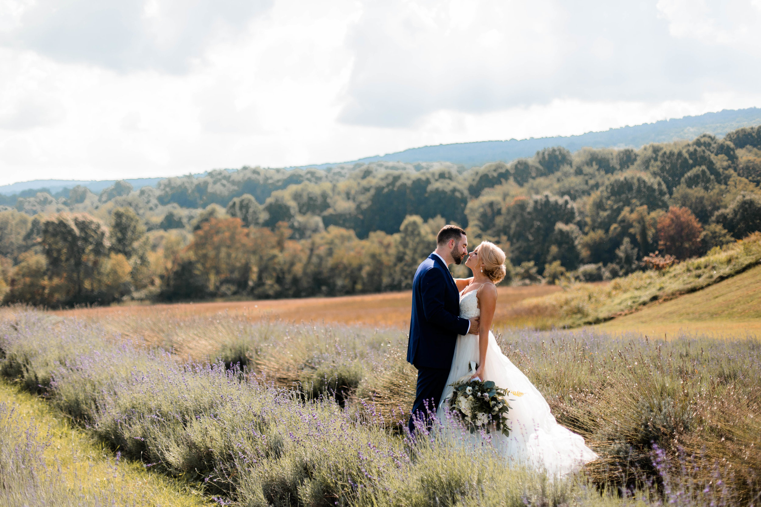 nicole-daacke-photography-intimate-wedding-in-a-lavender-field-washington-state-wedding-photographer-intimate-elopement-golden-lavender-field-wedding-photos-26.jpg