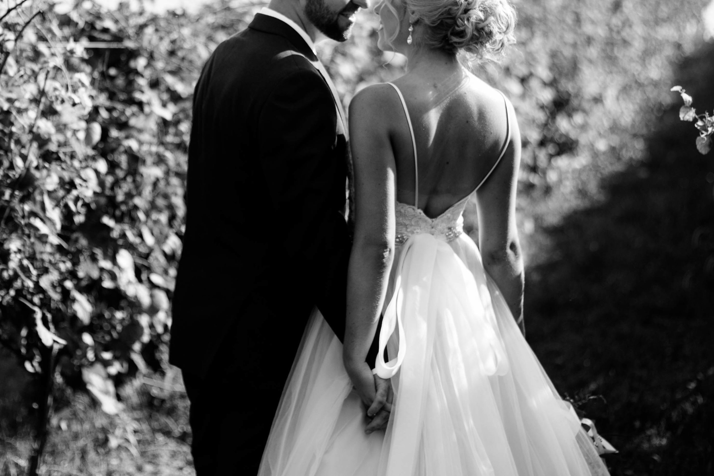 nicole-daacke-photography-intimate-wedding-in-a-lavender-field-washington-state-wedding-photographer-intimate-elopement-golden-lavender-field-wedding-photos-36.jpg