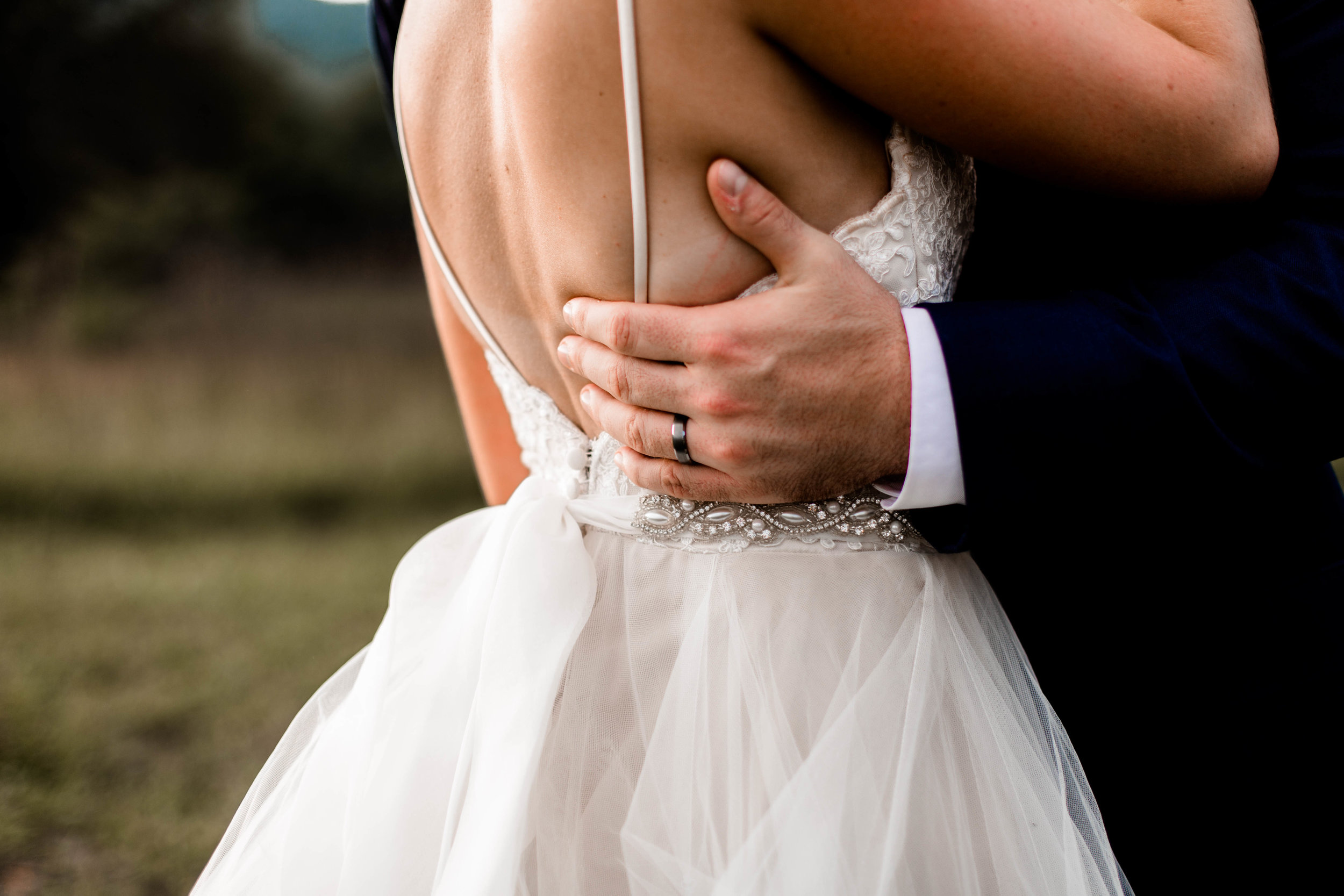 nicole-daacke-photography-intimate-wedding-in-a-lavender-field-washington-state-wedding-photographer-intimate-elopement-golden-lavender-field-wedding-photos-60.jpg