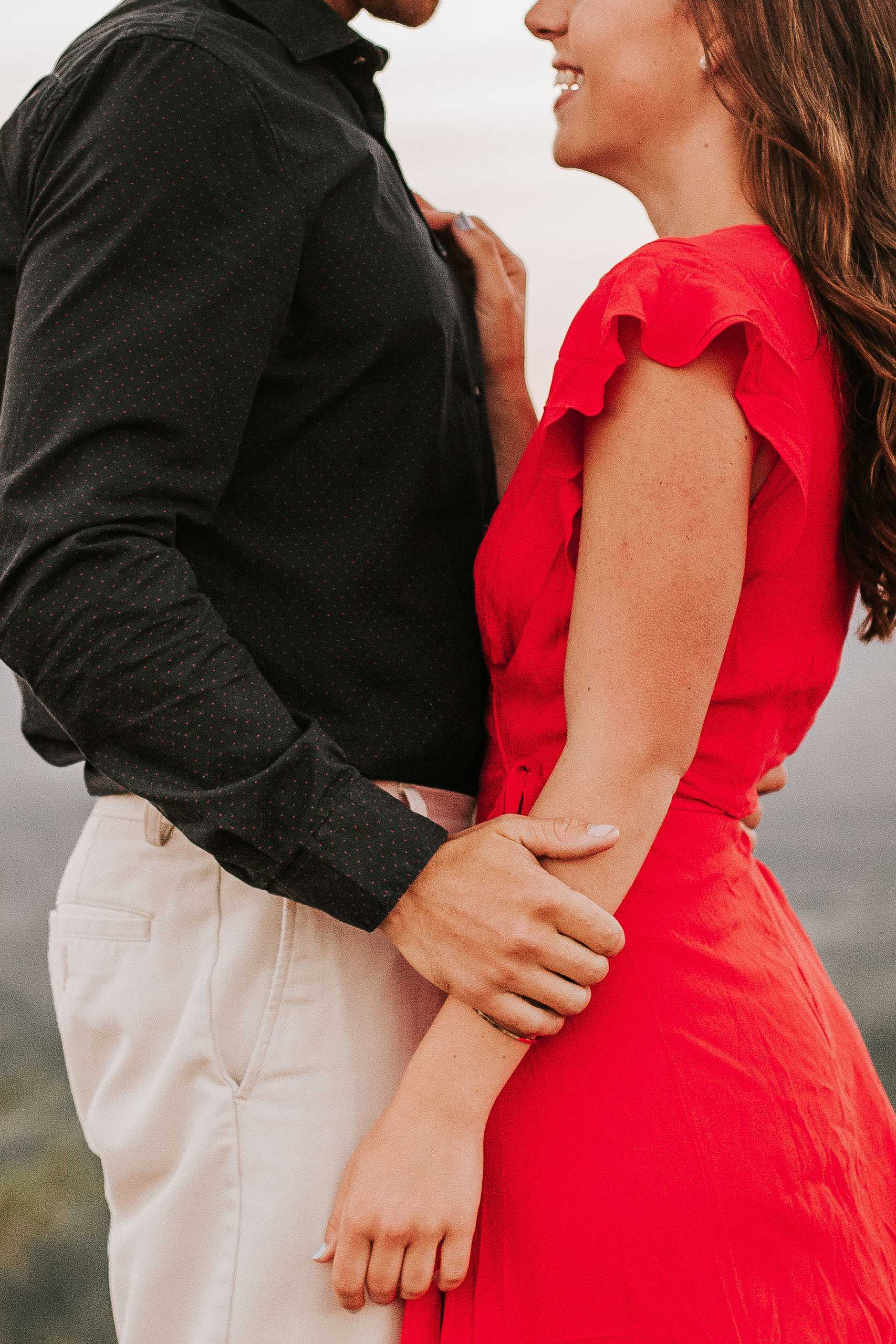 nicole-daacke-photography-rattlesnake-ridge-adventurous-engagement-session-hiking-seattle-washington-destinatino-elopement-intimate-wedding-photographer-22.jpg