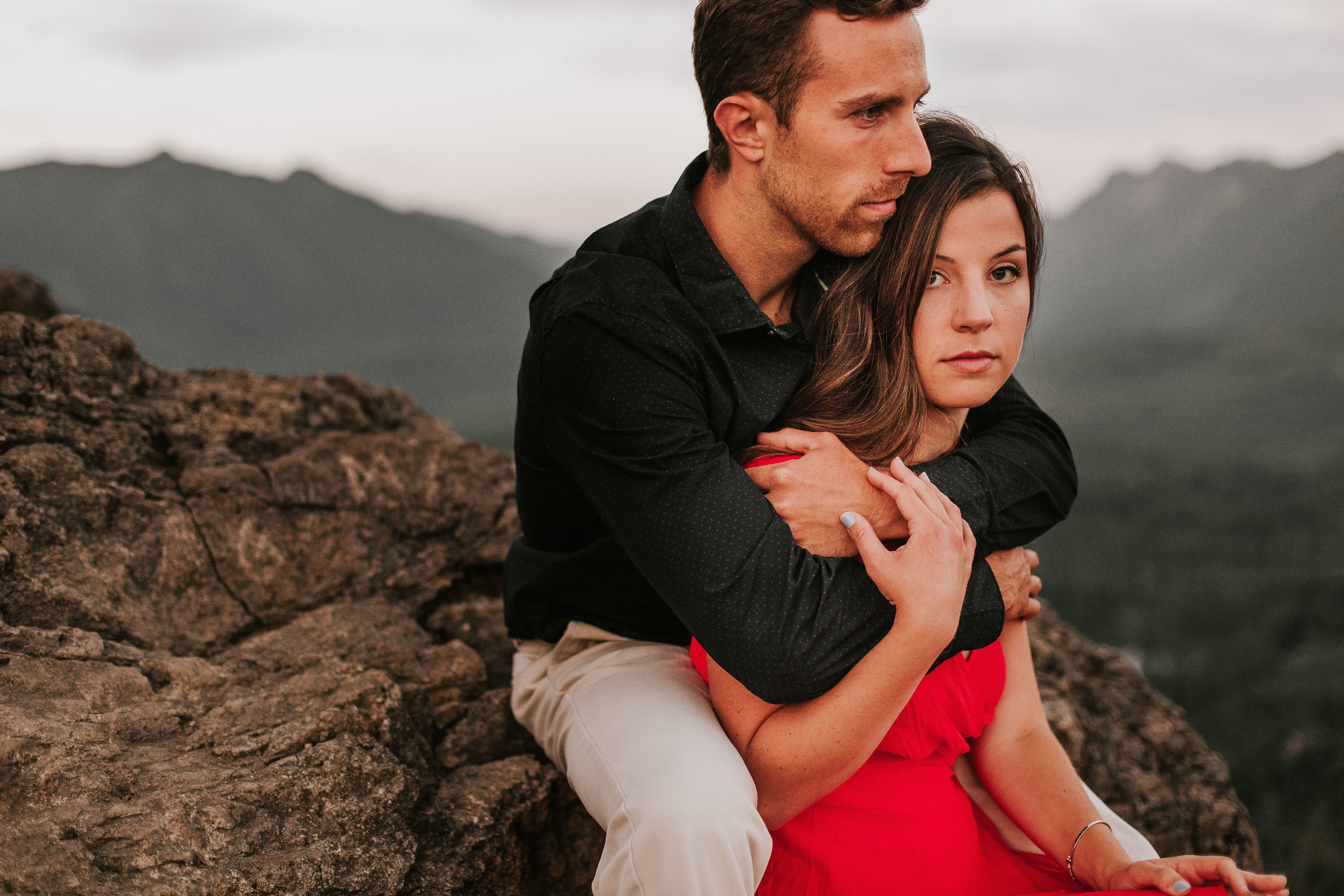 nicole-daacke-photography-rattlesnake-ridge-adventurous-engagement-session-hiking-seattle-washington-destinatino-elopement-intimate-wedding-photographer-33.jpg