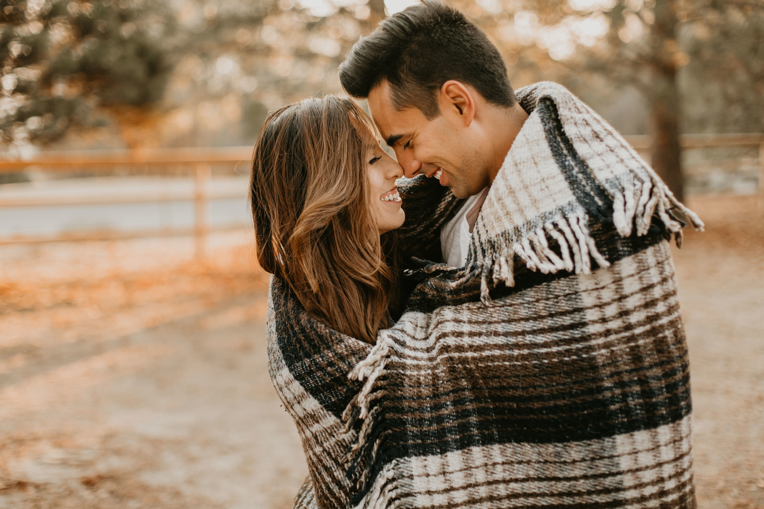 nicole-daacke-photography-cape-flattery-cozy-cabin-engagement-photos-intimate-wedding-and-adventurous-elopement-photographer-20.jpg