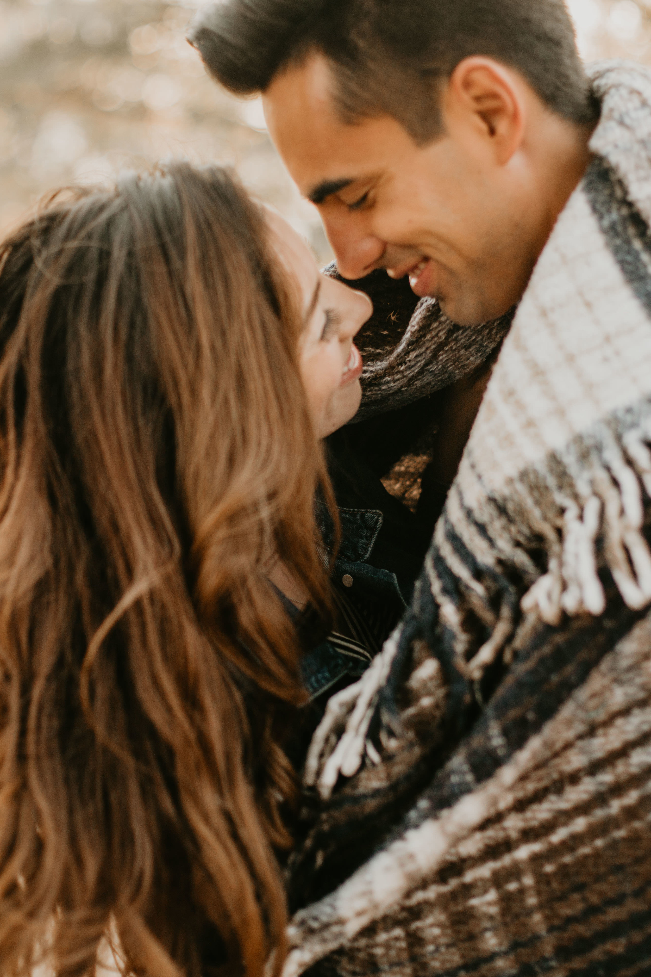 nicole-daacke-photography-cape-flattery-cozy-cabin-engagement-photos-intimate-wedding-and-adventurous-elopement-photographer-25.jpg