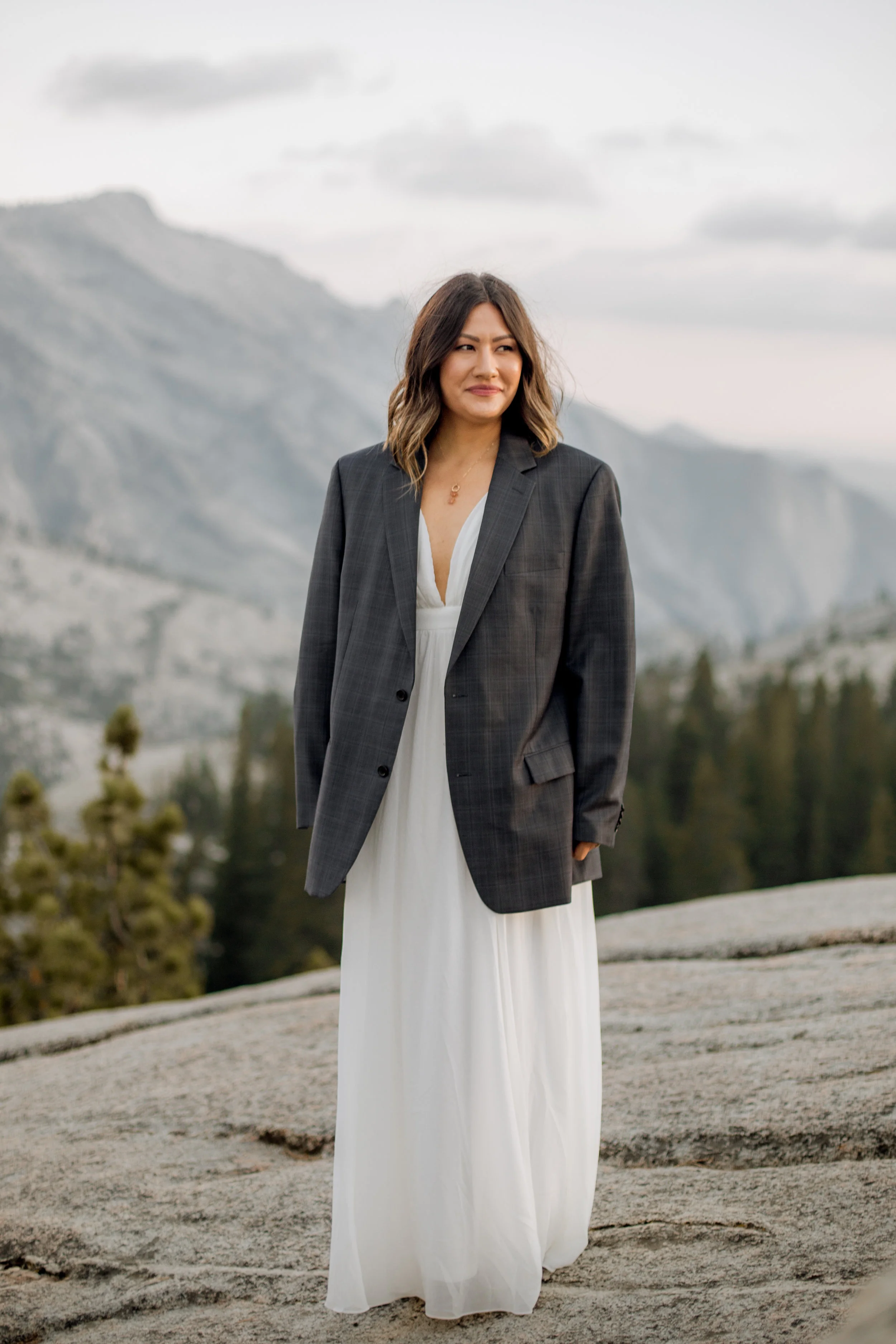 nicole-daacke-photography-yosemite-national-park-fall-elopement-adventurous-free-spirit-boho-bohemian-elopement-olmsted-point-yosemite-california-elope-adventure-elopement-photographer-7.jpg