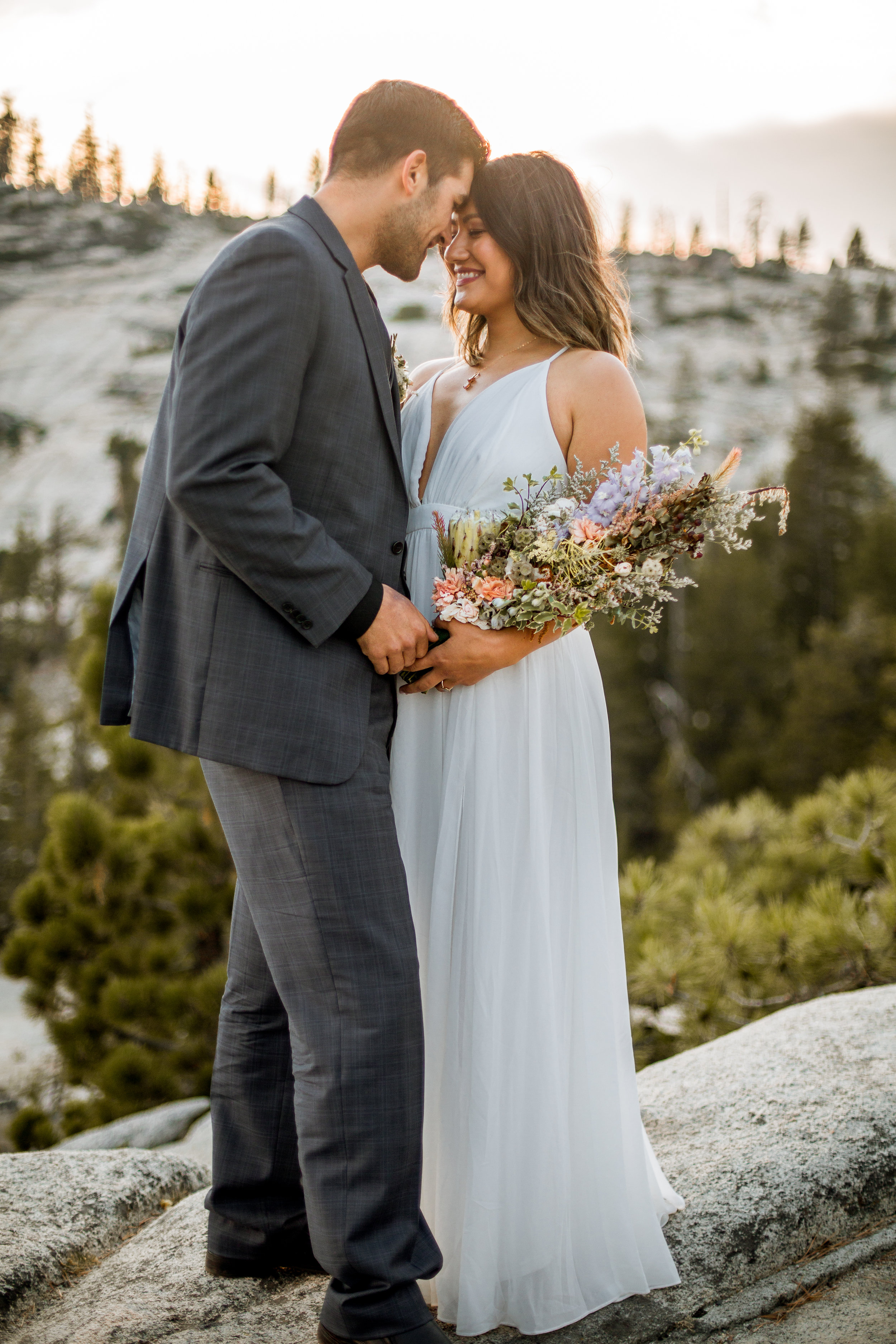 nicole-daacke-photography-yosemite-national-park-fall-elopement-adventurous-free-spirit-boho-bohemian-elopement-olmsted-point-yosemite-california-elope-adventure-elopement-photographer-10.jpg