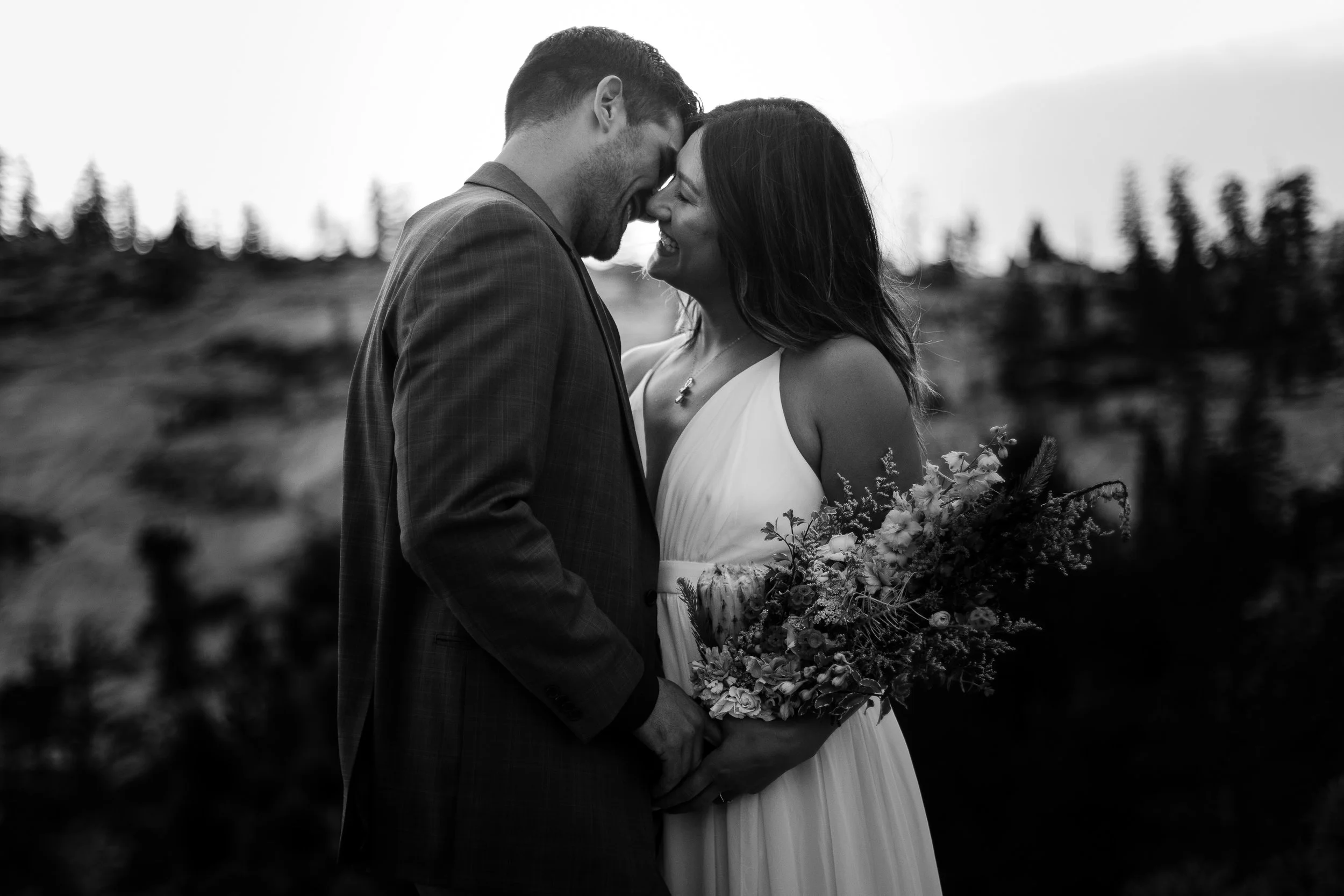 nicole-daacke-photography-yosemite-national-park-fall-elopement-adventurous-free-spirit-boho-bohemian-elopement-olmsted-point-yosemite-california-elope-adventure-elopement-photographer-13.jpg