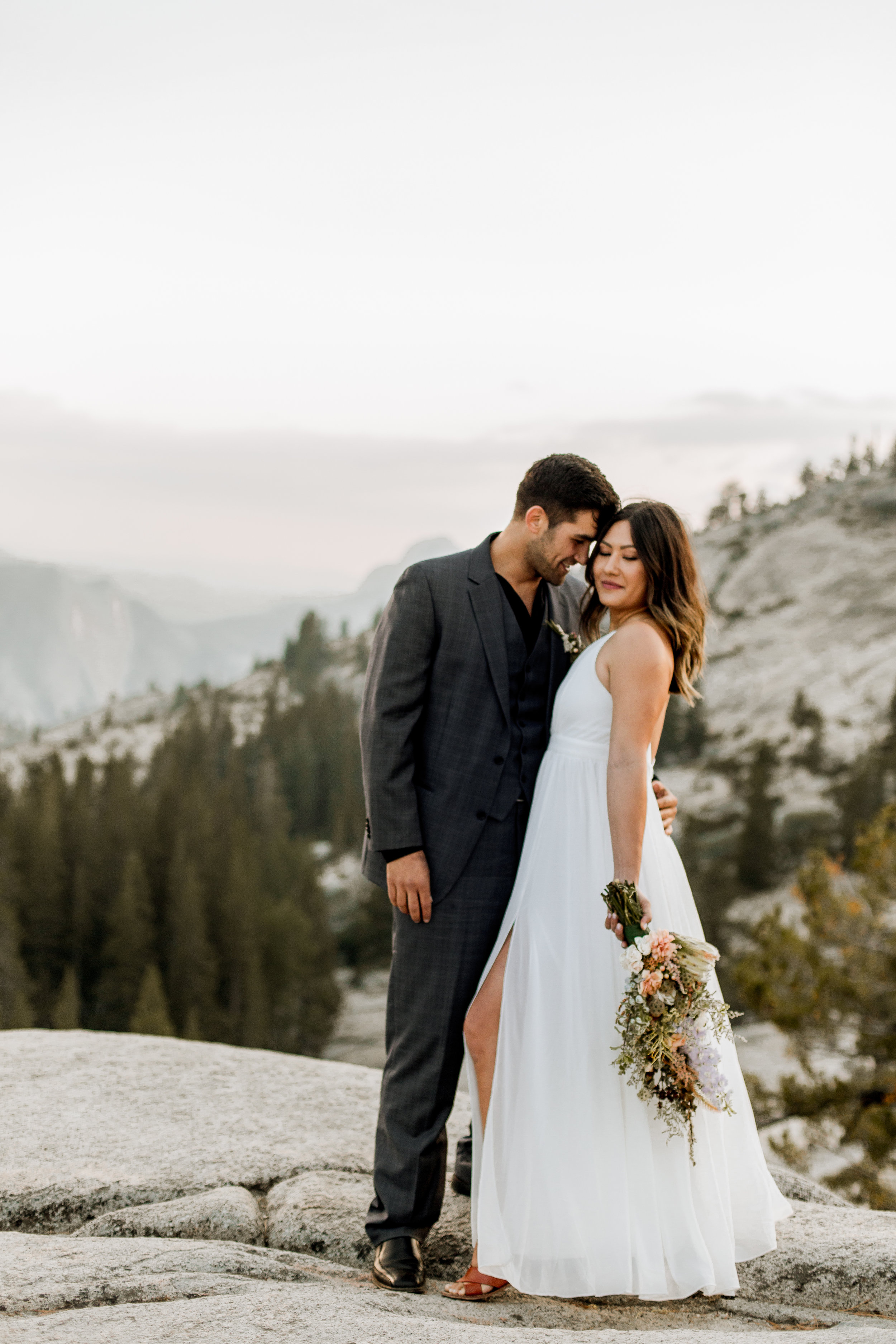 nicole-daacke-photography-yosemite-national-park-fall-elopement-adventurous-free-spirit-boho-bohemian-elopement-olmsted-point-yosemite-california-elope-adventure-elopement-photographer-31.jpg