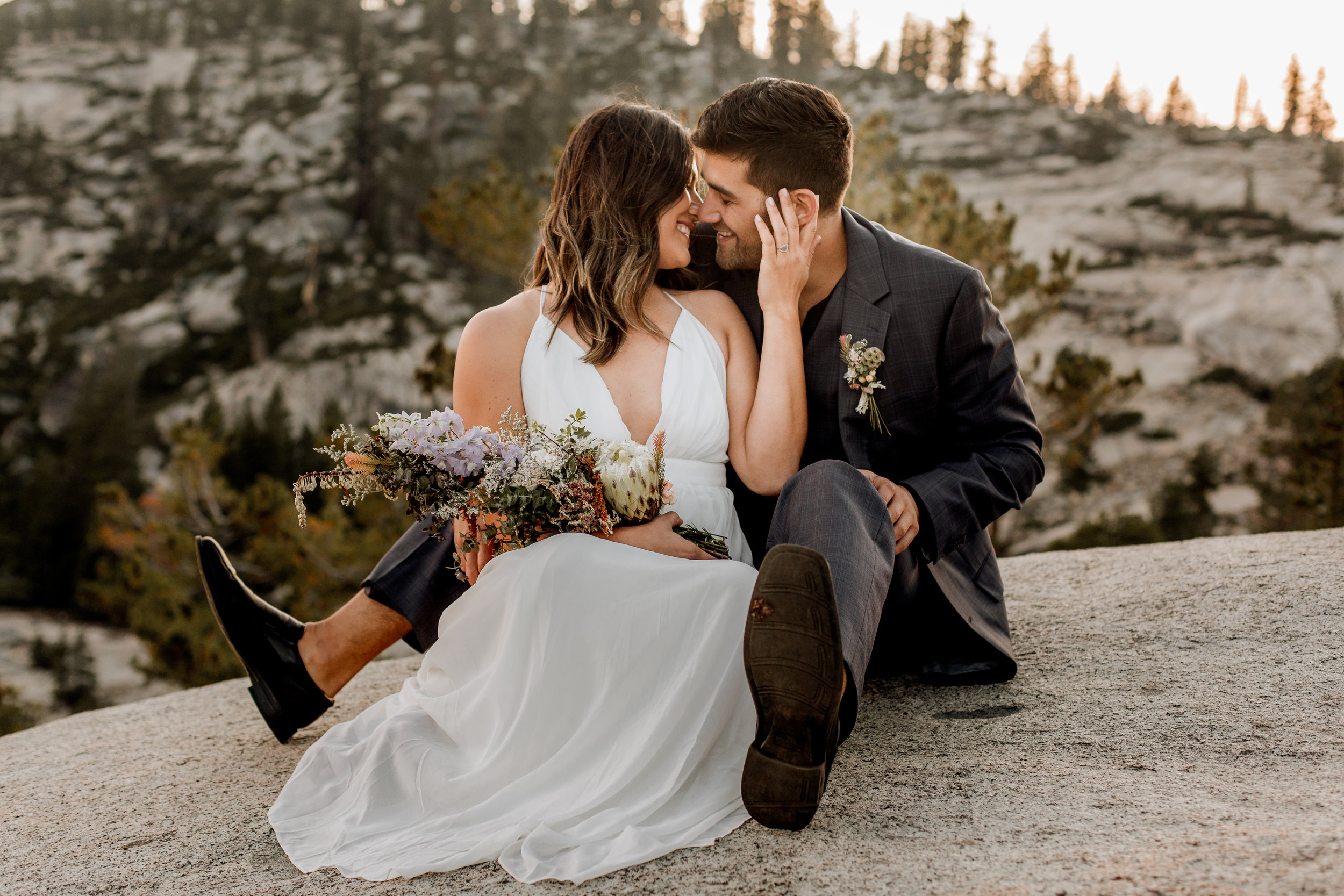 nicole-daacke-photography-yosemite-national-park-fall-elopement-adventurous-free-spirit-boho-bohemian-elopement-olmsted-point-yosemite-california-elope-adventure-elopement-photographer-51.jpg