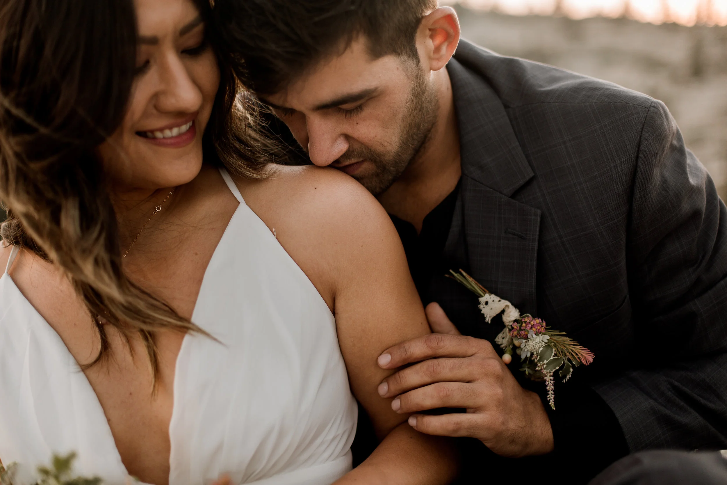 nicole-daacke-photography-yosemite-national-park-fall-elopement-adventurous-free-spirit-boho-bohemian-elopement-olmsted-point-yosemite-california-elope-adventure-elopement-photographer-56.jpg