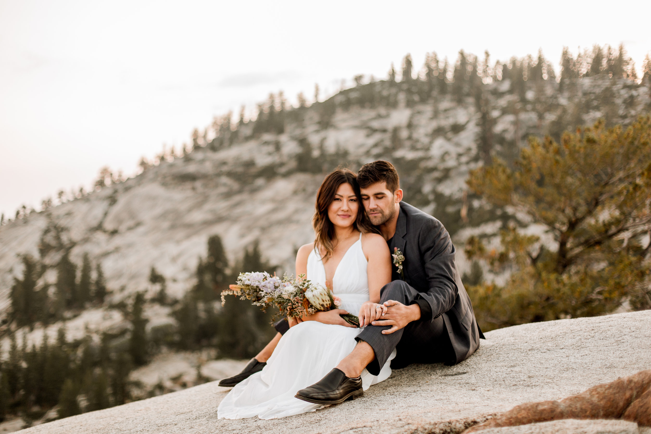 nicole-daacke-photography-yosemite-national-park-fall-elopement-adventurous-free-spirit-boho-bohemian-elopement-olmsted-point-yosemite-california-elope-adventure-elopement-photographer-57.jpg