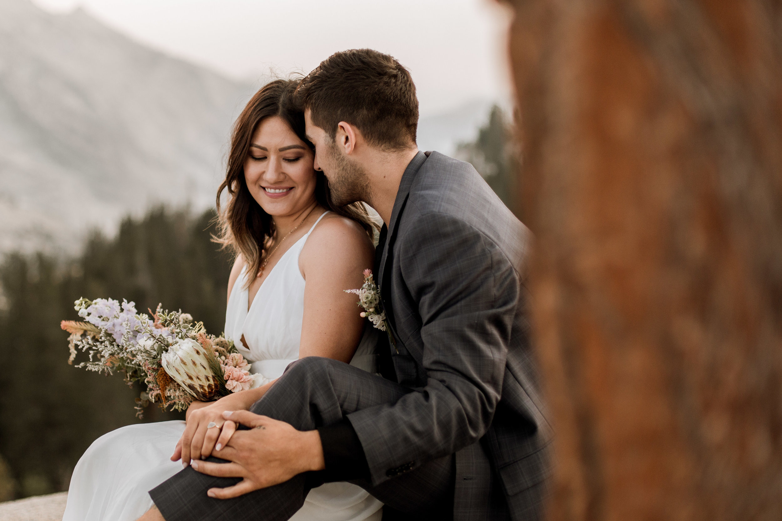 nicole-daacke-photography-yosemite-national-park-fall-elopement-adventurous-free-spirit-boho-bohemian-elopement-olmsted-point-yosemite-california-elope-adventure-elopement-photographer-59.jpg