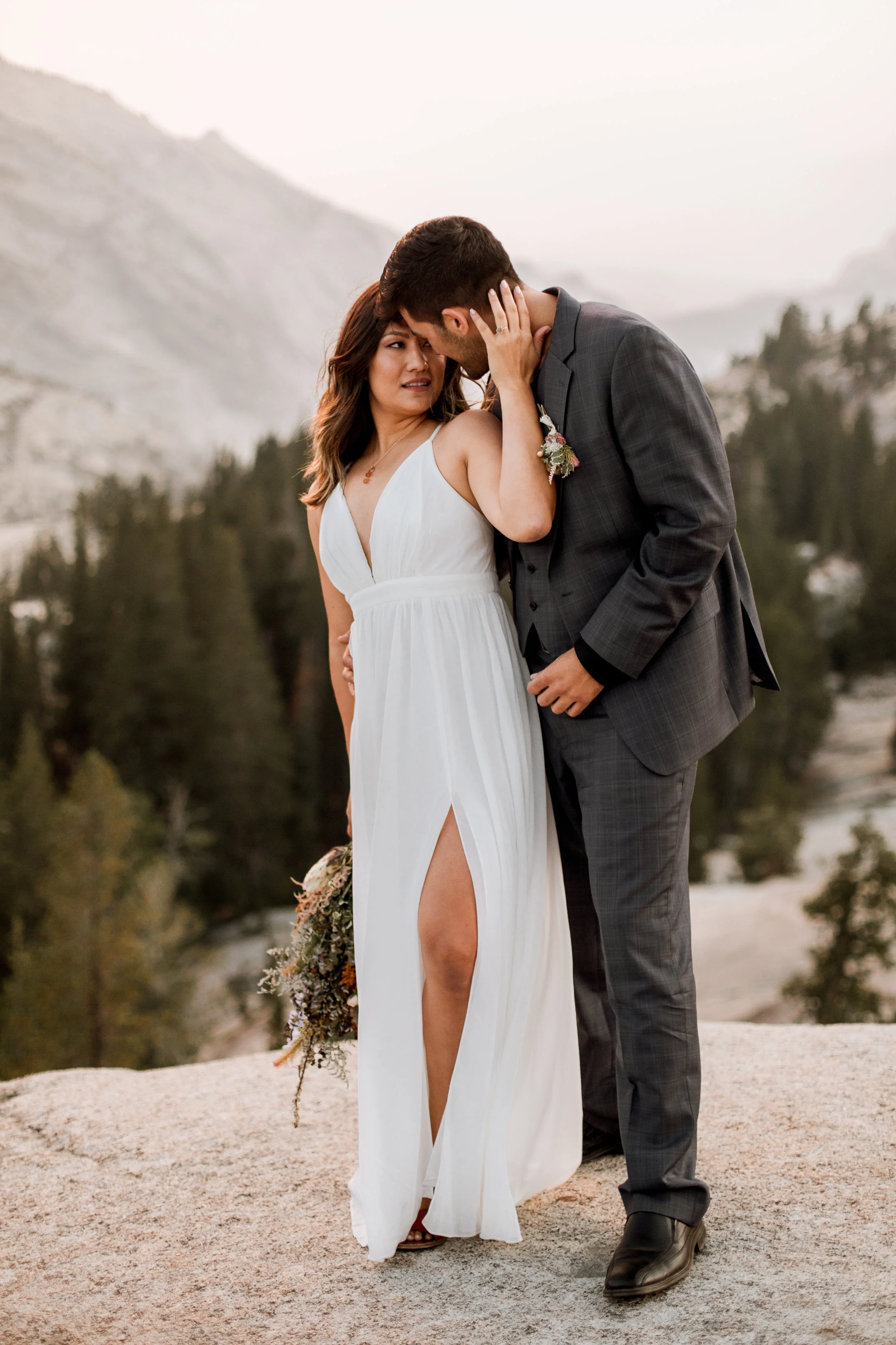 nicole-daacke-photography-yosemite-national-park-fall-elopement-adventurous-free-spirit-boho-bohemian-elopement-olmsted-point-yosemite-california-elope-adventure-elopement-photographer-63.jpg
