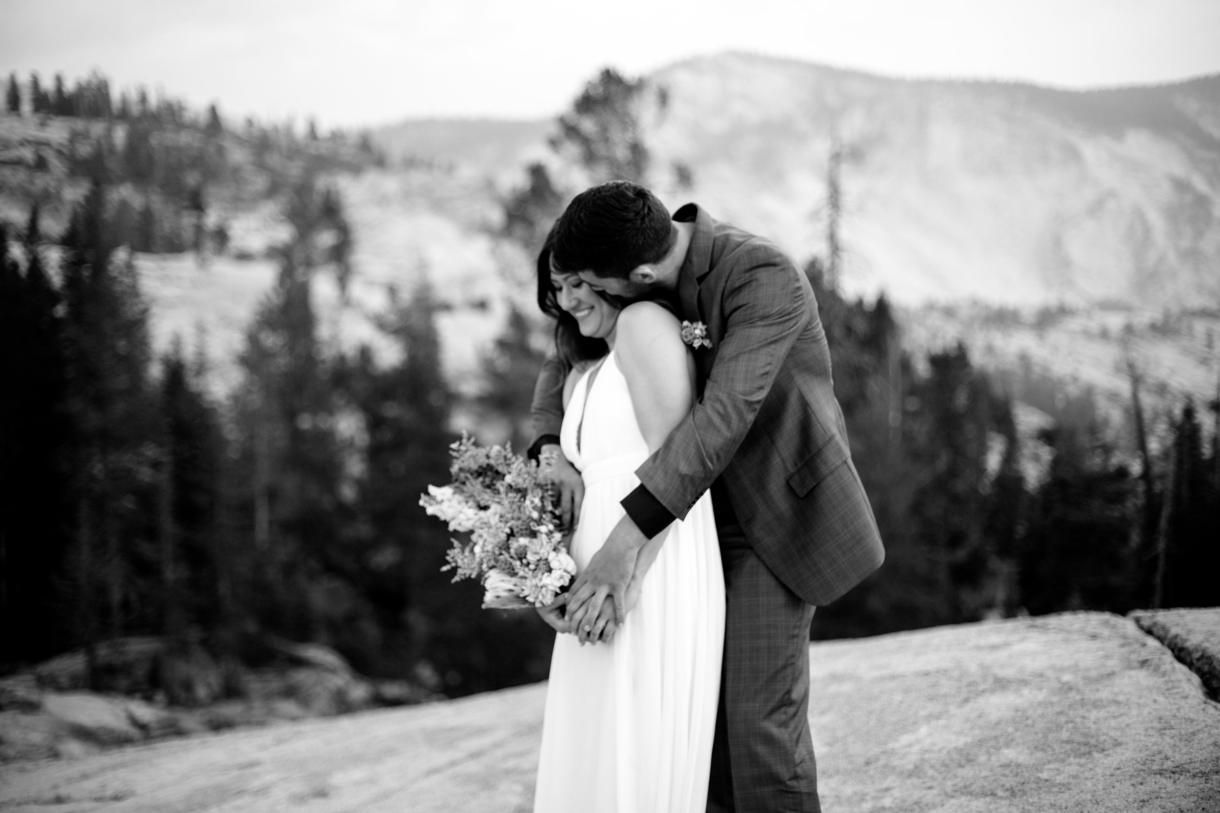 nicole-daacke-photography-yosemite-national-park-fall-elopement-adventurous-free-spirit-boho-bohemian-elopement-olmsted-point-yosemite-california-elope-adventure-elopement-photographer-65.jpg