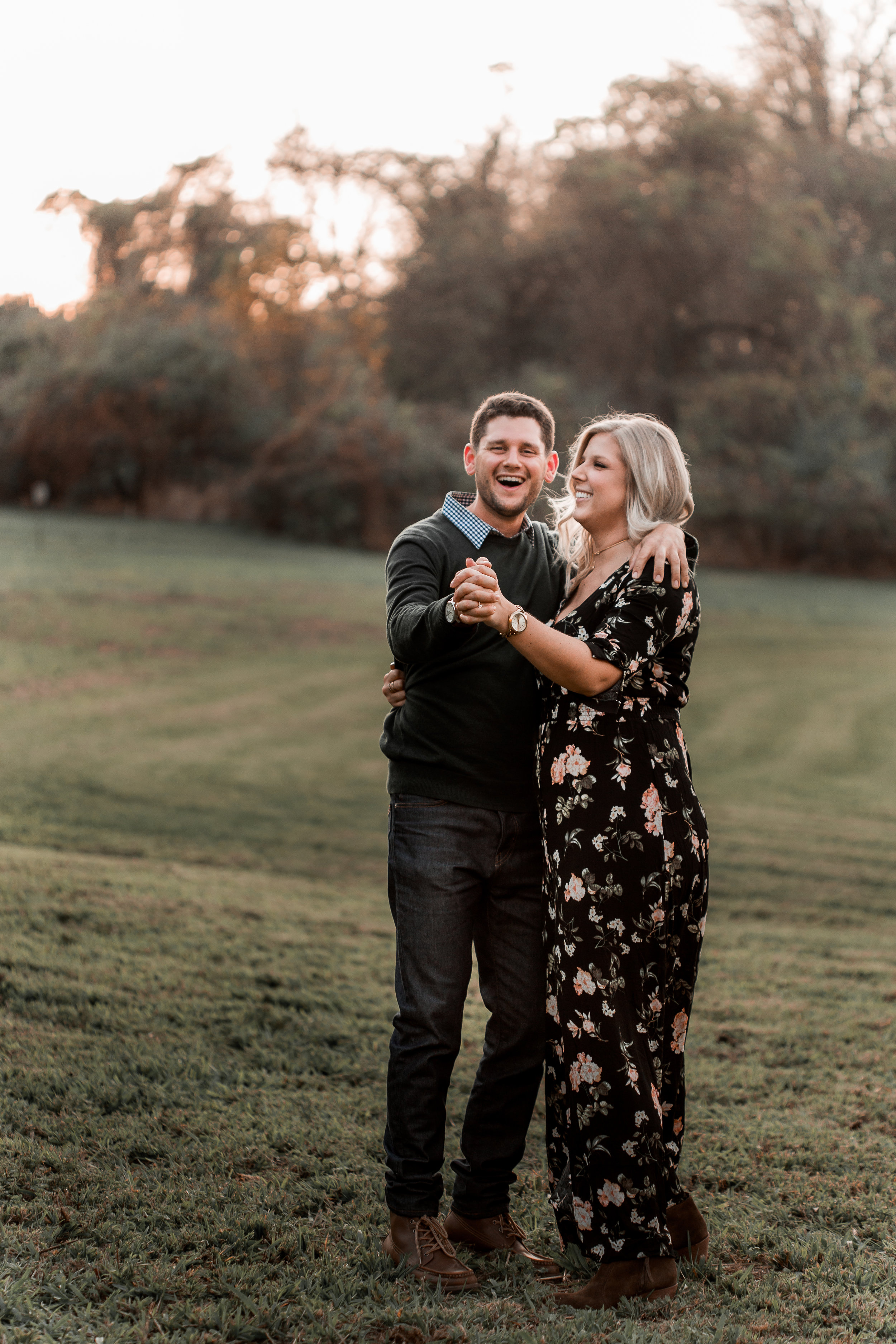 nicole-daacke-photography-carefree-bohemian-lancaster-pa-pennsylvania-engagement-photos-engagement-session-golden-sunset-adventure-session-in-lancaster-pa-lancaster-pa-outdoor-wedding-photographer-5.jpg