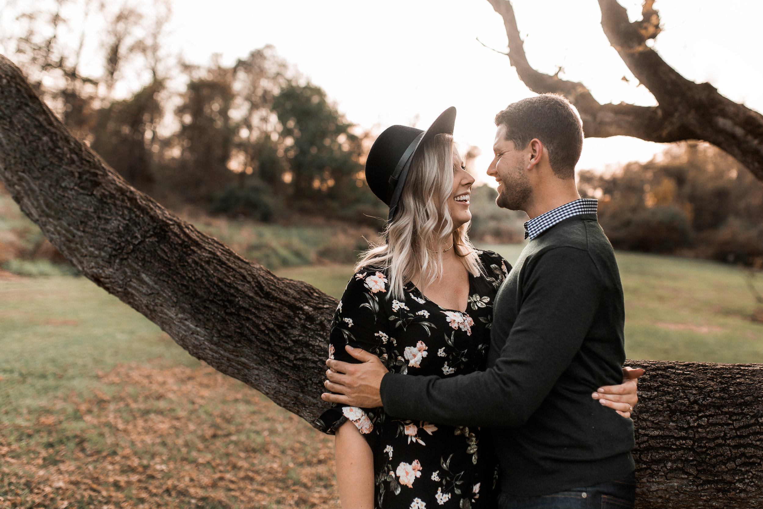 nicole-daacke-photography-carefree-bohemian-lancaster-pa-pennsylvania-engagement-photos-engagement-session-golden-sunset-adventure-session-in-lancaster-pa-lancaster-pa-outdoor-wedding-photographer-12.jpg