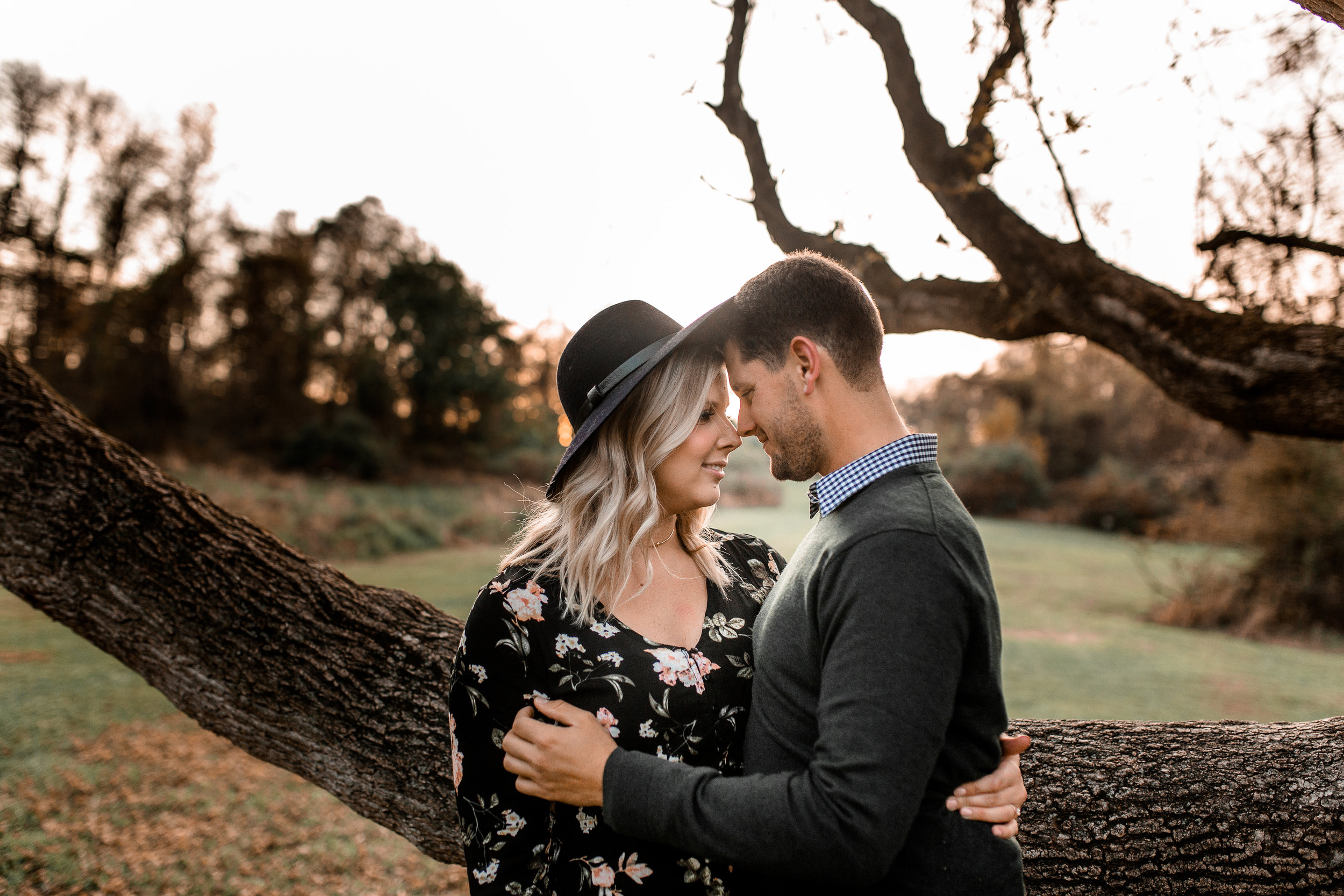 nicole-daacke-photography-carefree-bohemian-lancaster-pa-pennsylvania-engagement-photos-engagement-session-golden-sunset-adventure-session-in-lancaster-pa-lancaster-pa-outdoor-wedding-photographer-13.jpg