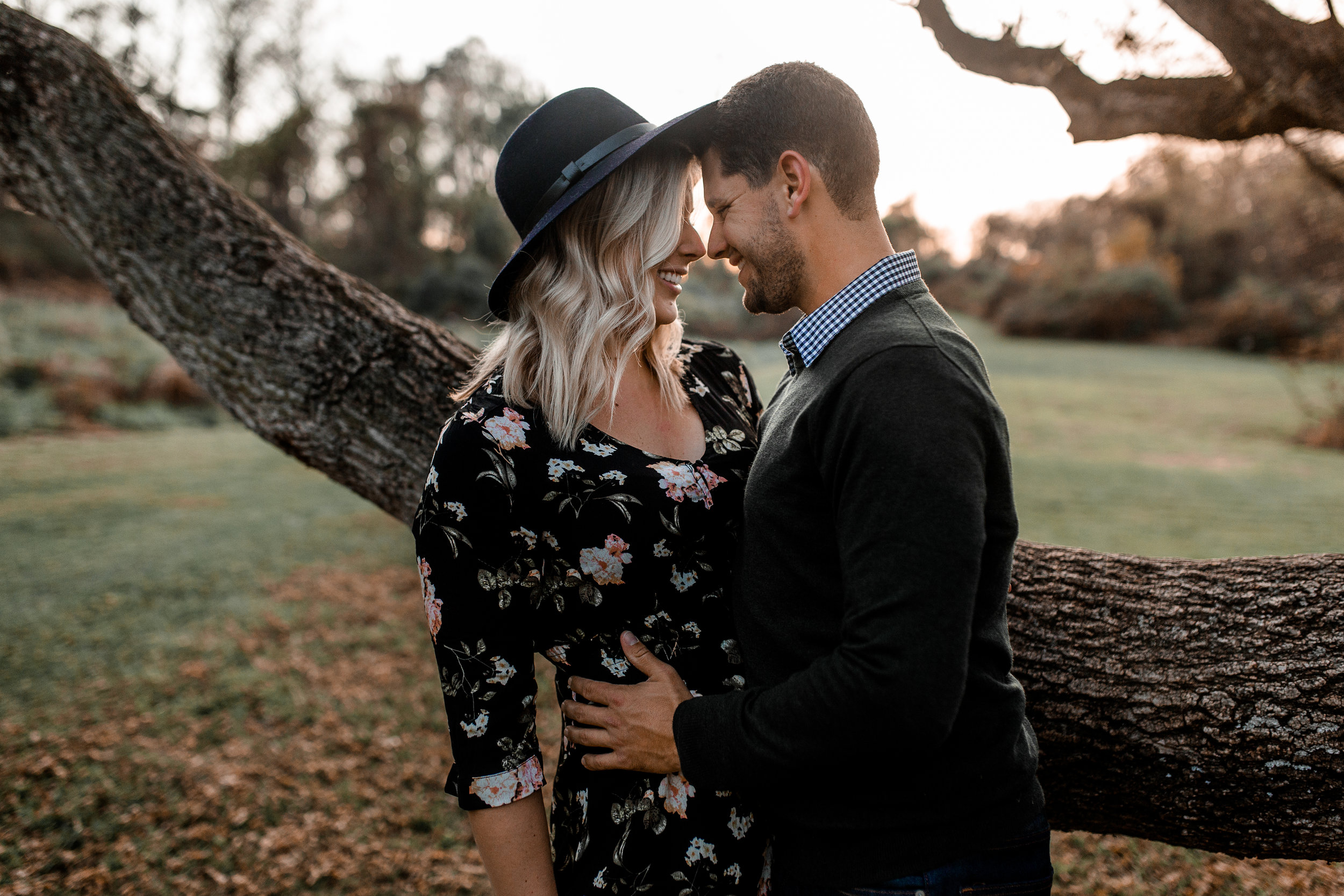 nicole-daacke-photography-carefree-bohemian-lancaster-pa-pennsylvania-engagement-photos-engagement-session-golden-sunset-adventure-session-in-lancaster-pa-lancaster-pa-outdoor-wedding-photographer-20.jpg