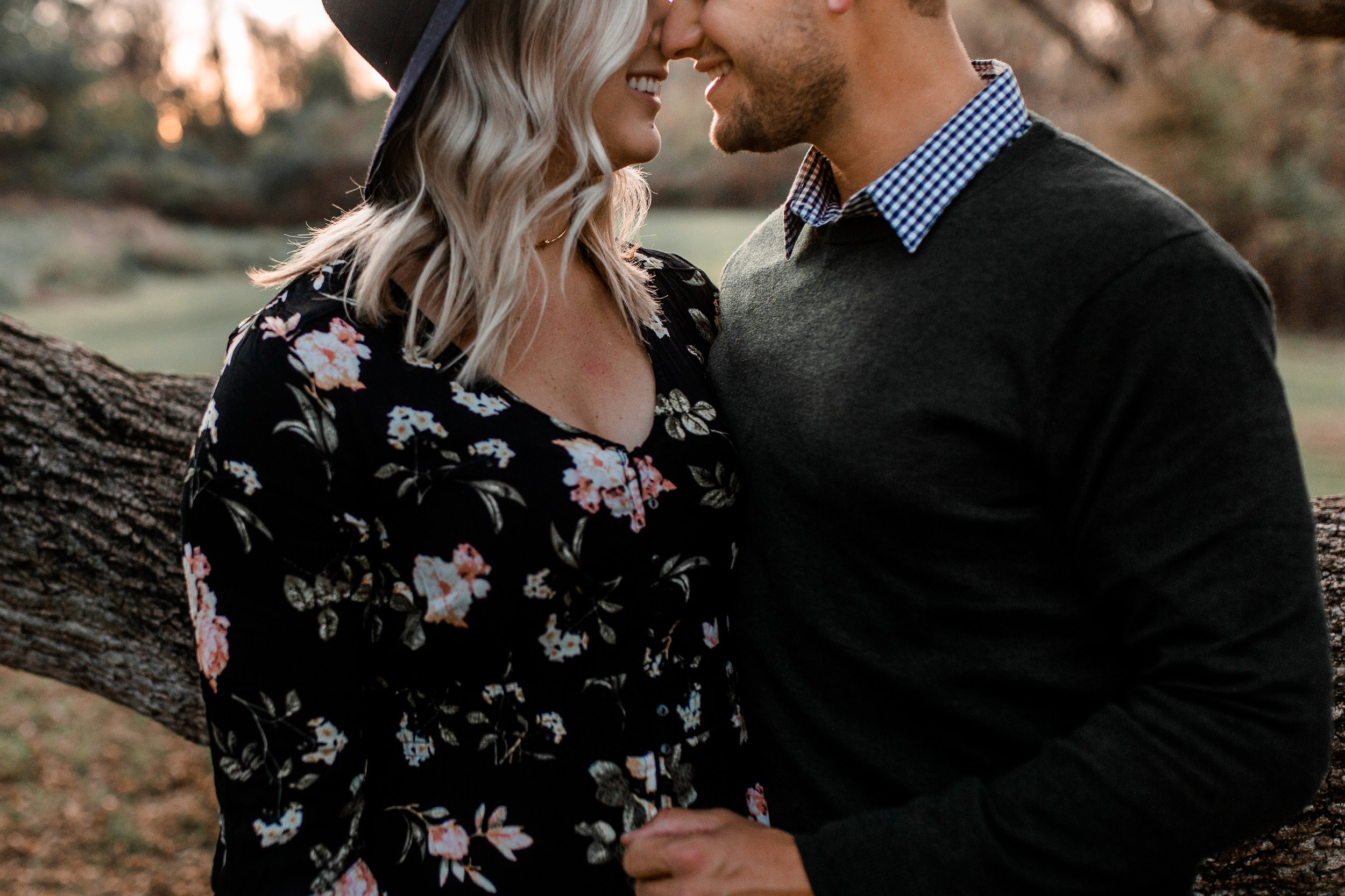 nicole-daacke-photography-carefree-bohemian-lancaster-pa-pennsylvania-engagement-photos-engagement-session-golden-sunset-adventure-session-in-lancaster-pa-lancaster-pa-outdoor-wedding-photographer-22.jpg