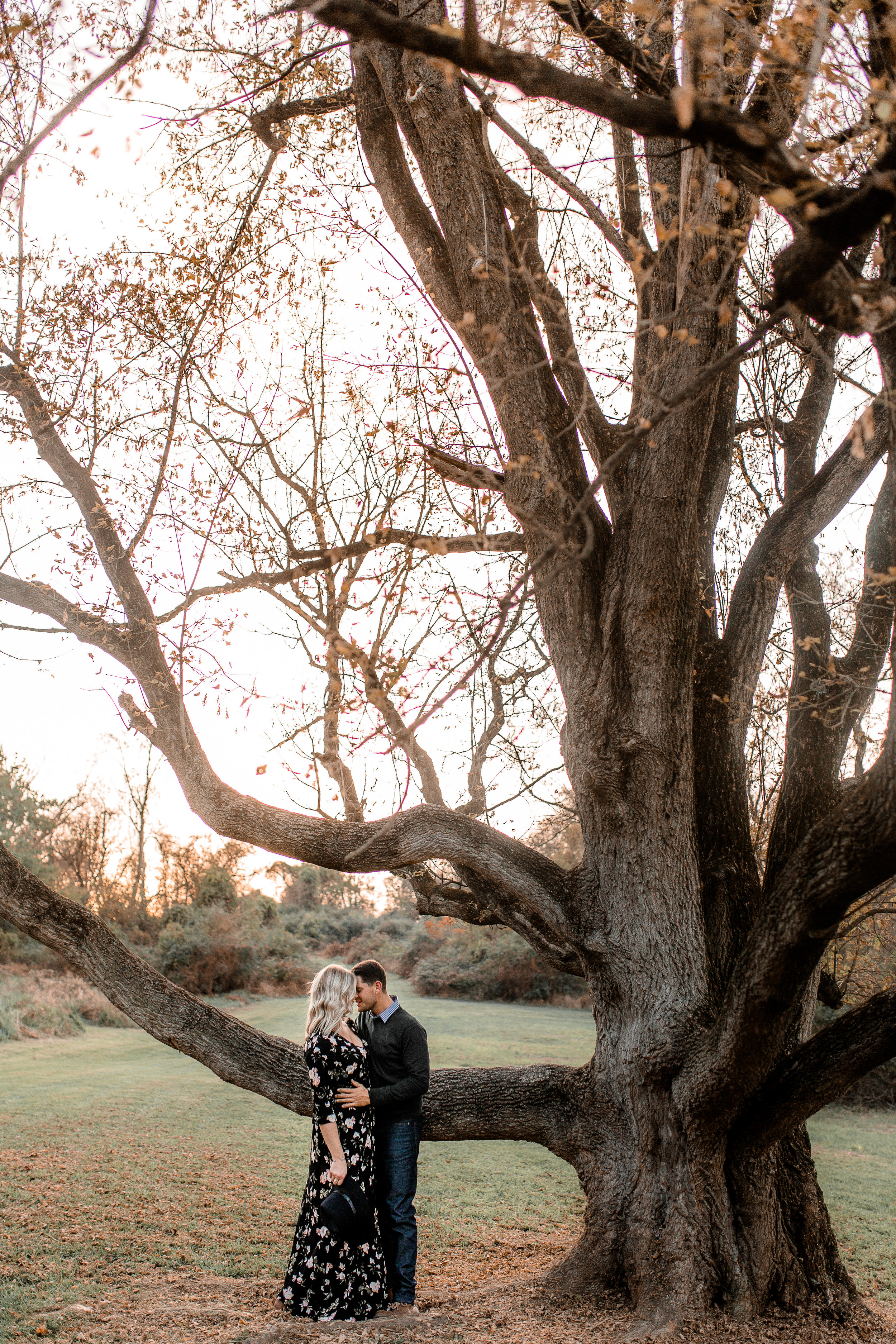 nicole-daacke-photography-carefree-bohemian-lancaster-pa-pennsylvania-engagement-photos-engagement-session-golden-sunset-adventure-session-in-lancaster-pa-lancaster-pa-outdoor-wedding-photographer-26.jpg