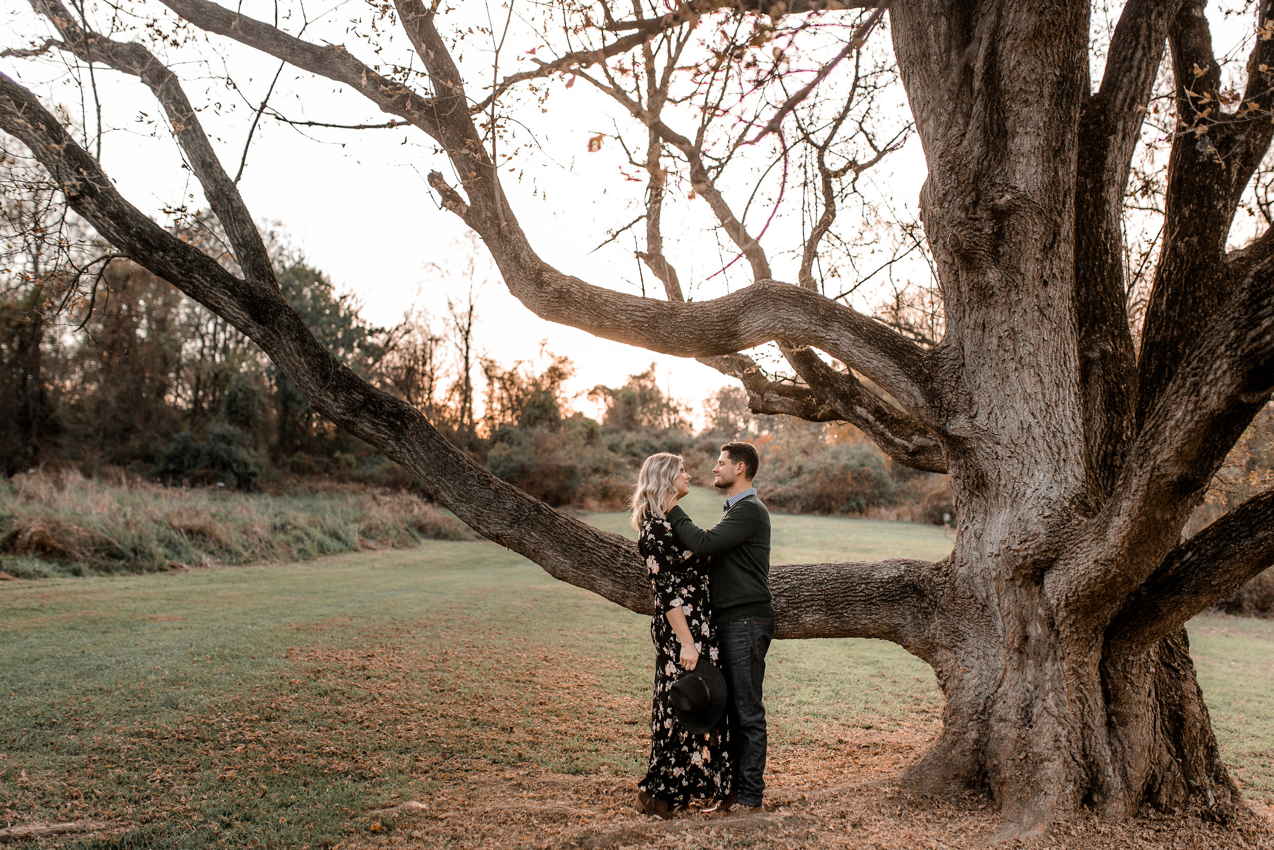 nicole-daacke-photography-carefree-bohemian-lancaster-pa-pennsylvania-engagement-photos-engagement-session-golden-sunset-adventure-session-in-lancaster-pa-lancaster-pa-outdoor-wedding-photographer-28.jpg