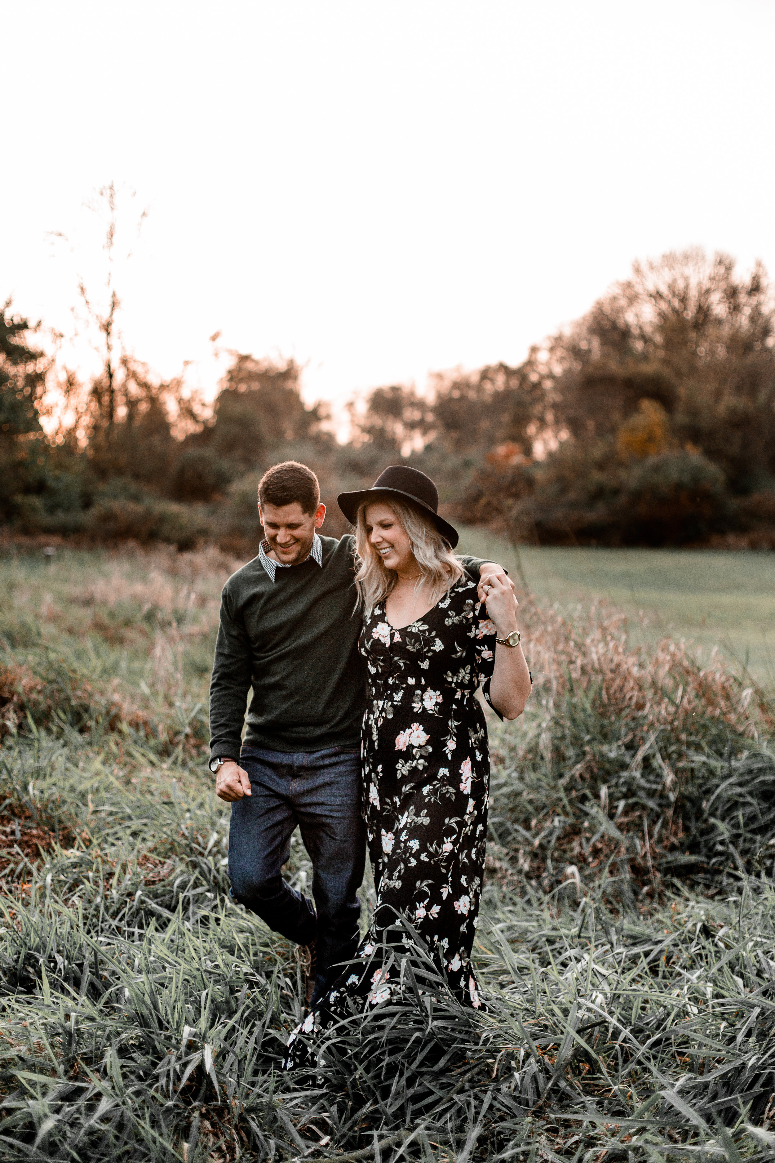 nicole-daacke-photography-carefree-bohemian-lancaster-pa-pennsylvania-engagement-photos-engagement-session-golden-sunset-adventure-session-in-lancaster-pa-lancaster-pa-outdoor-wedding-photographer-29.jpg