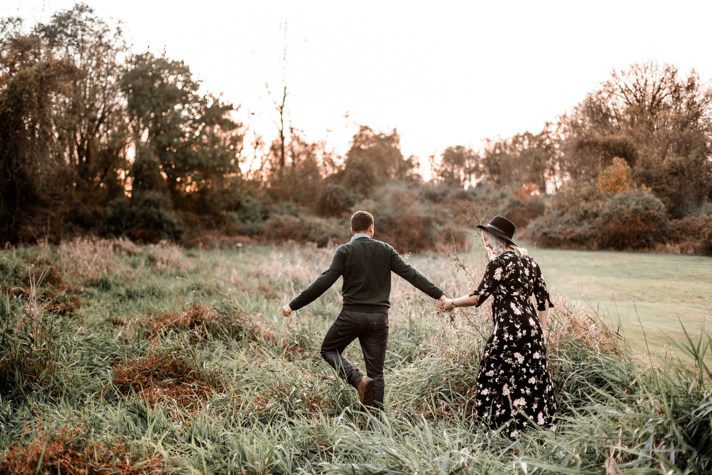 nicole-daacke-photography-carefree-bohemian-lancaster-pa-pennsylvania-engagement-photos-engagement-session-golden-sunset-adventure-session-in-lancaster-pa-lancaster-pa-outdoor-wedding-photographer-34.jpg