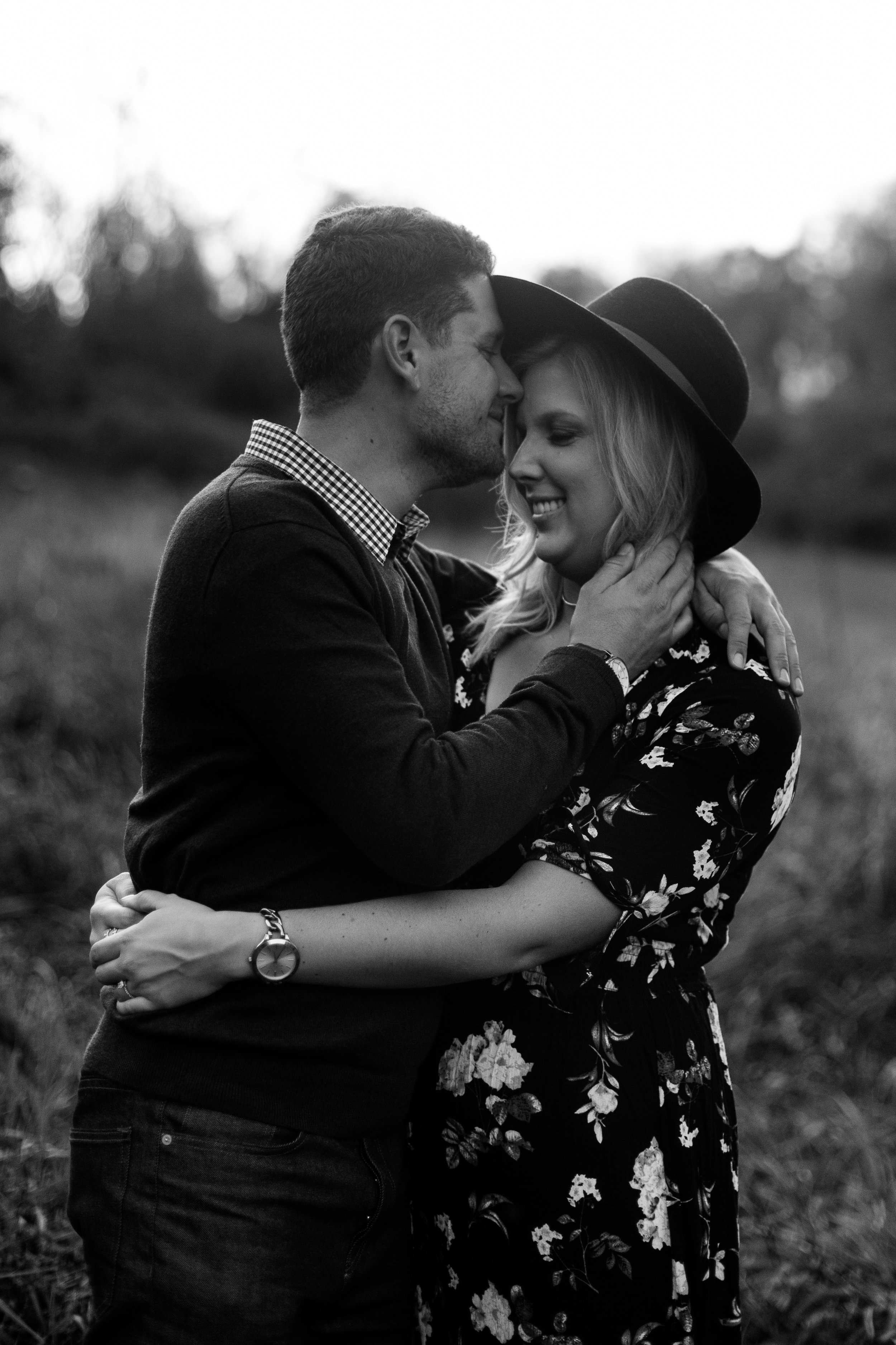 nicole-daacke-photography-carefree-bohemian-lancaster-pa-pennsylvania-engagement-photos-engagement-session-golden-sunset-adventure-session-in-lancaster-pa-lancaster-pa-outdoor-wedding-photographer-38.jpg