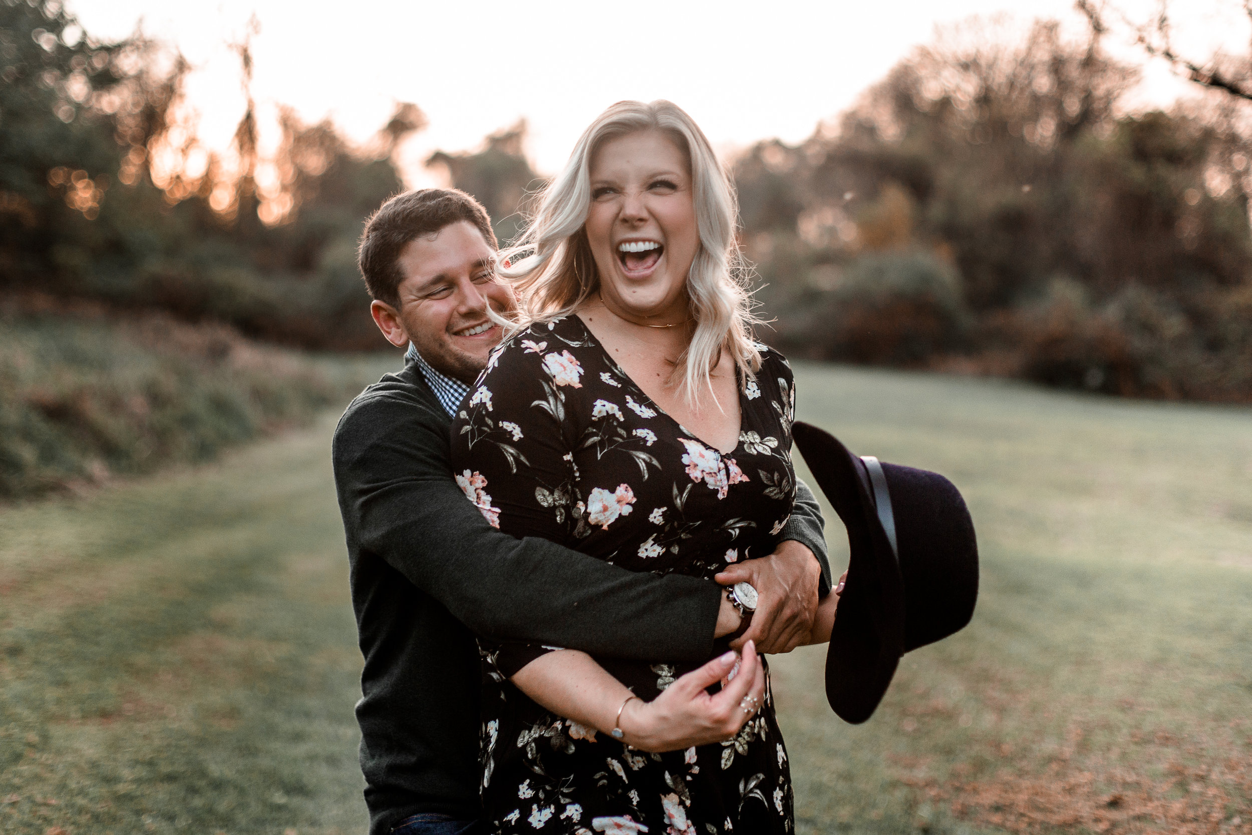 nicole-daacke-photography-carefree-bohemian-lancaster-pa-pennsylvania-engagement-photos-engagement-session-golden-sunset-adventure-session-in-lancaster-pa-lancaster-pa-outdoor-wedding-photographer-41.jpg